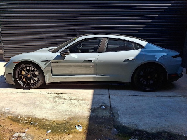 2025 Porsche Taycan