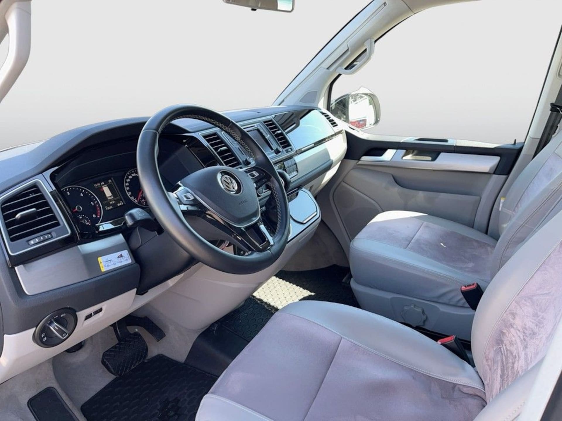 Volkswagen T6 California Coast