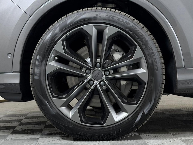 2026 Audi Q7 Premium Plus - Photo 12