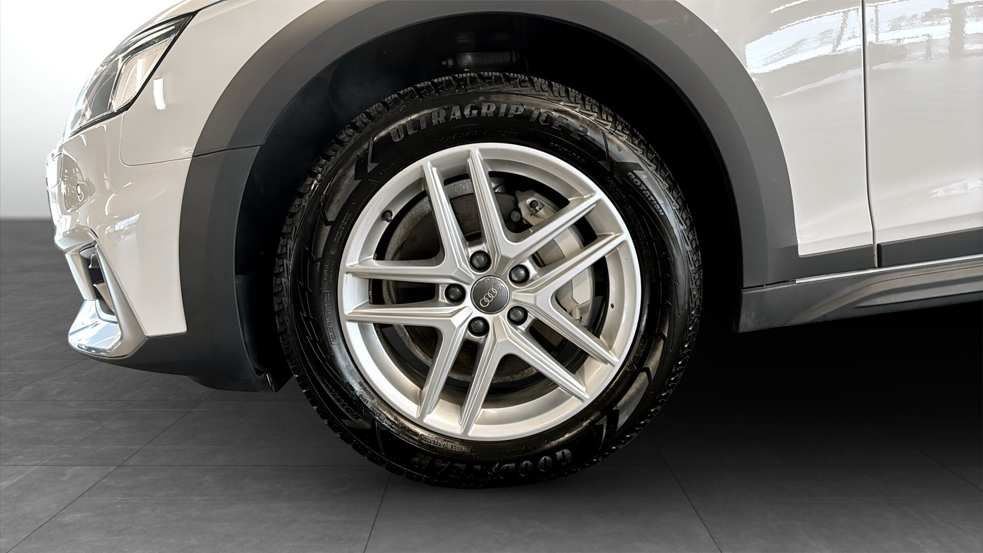 Bild som visar&nbsp;Audi A4 allroad quattro&nbsp;A4 allroad quattro 40 TDI Proline 204 hk S tronic - för mer information kontakta din Audi Partner