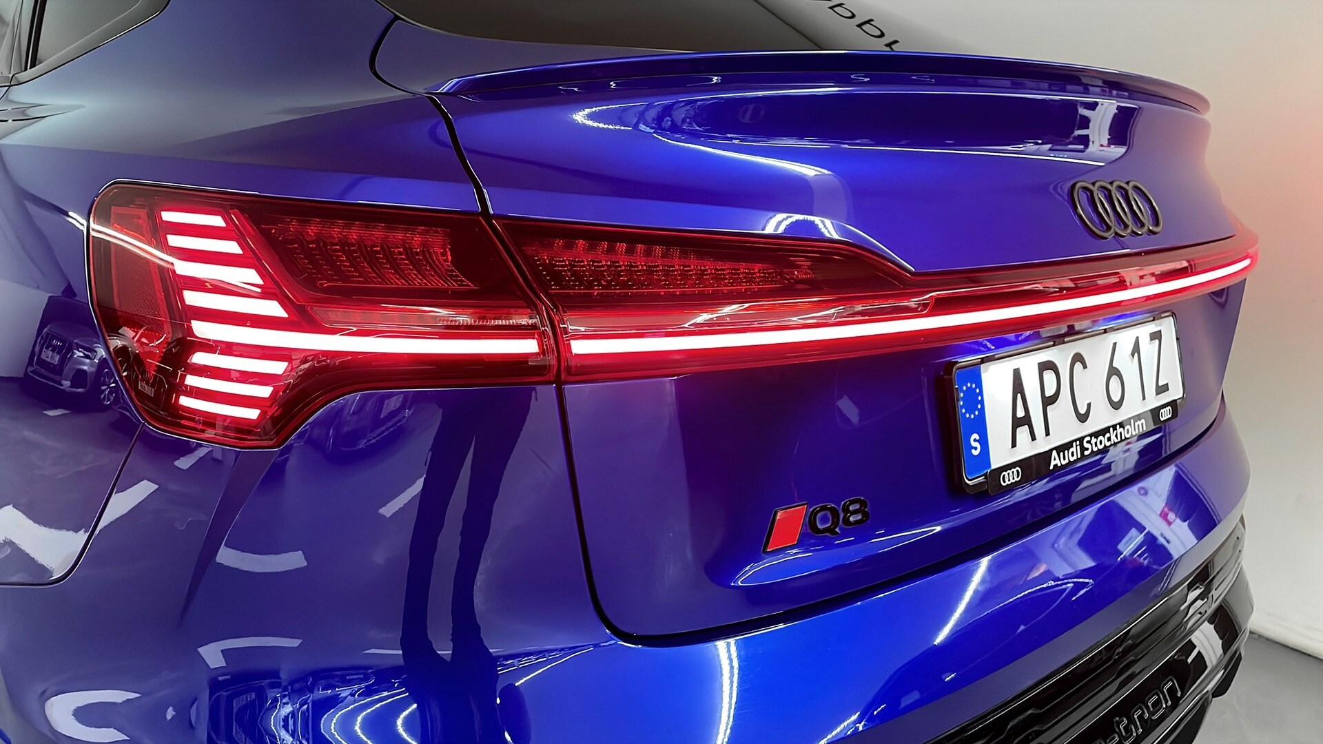Bild som visar Audi Q8 Sportback e-tron Q8 Sportback 55 e-tron quattro S line 300,00 kW - för mer information kontakta din Audi Partner