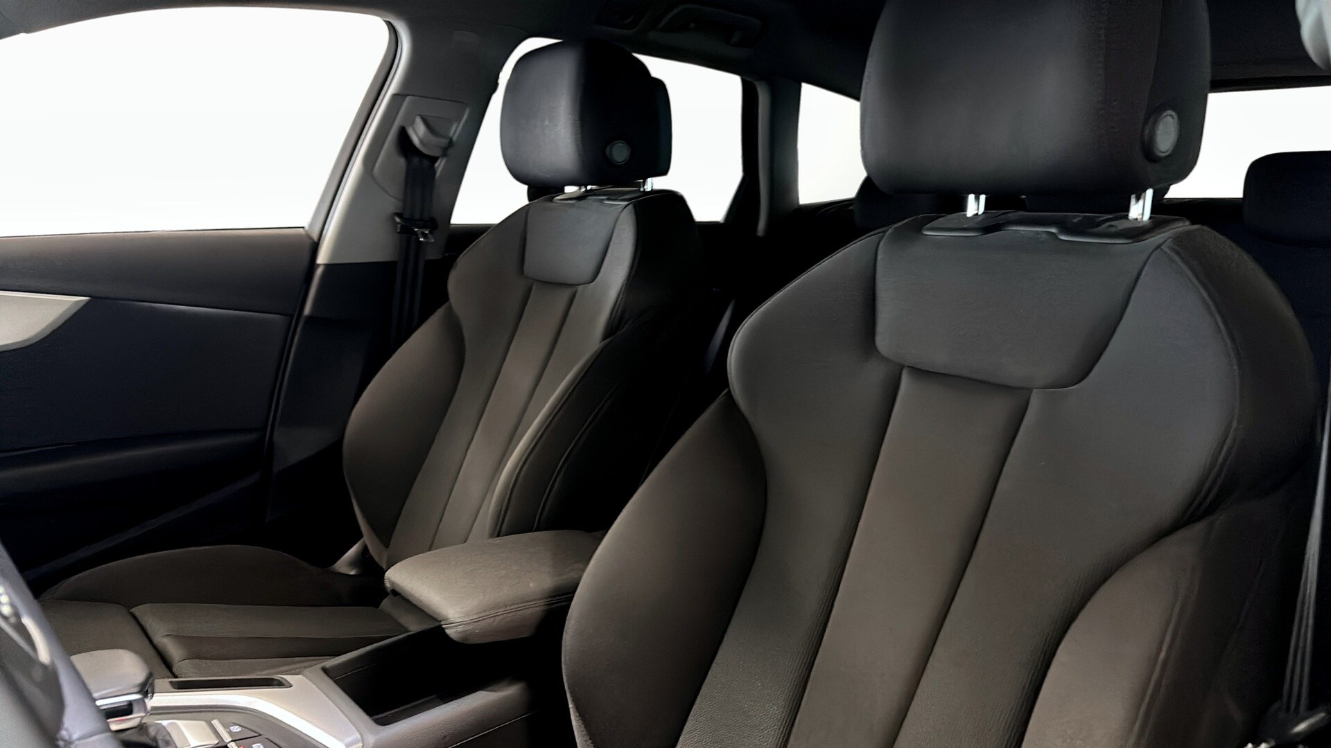 Bild som visar&nbsp;Audi A4 allroad quattro&nbsp;A4 allroad quattro 40 TDI Proline 204 hk S tronic - för mer information kontakta din Audi Partner