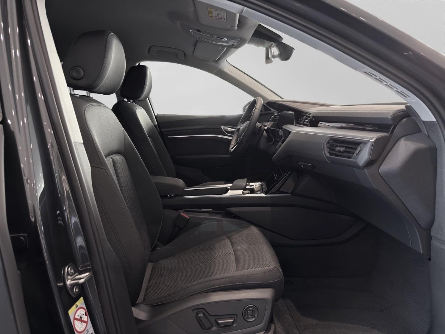 Bild über Audi Q8 Sportback e-tron advanced 50 e-tron quattro - für weitere Informationen kontaktieren Sie den Audi Partner