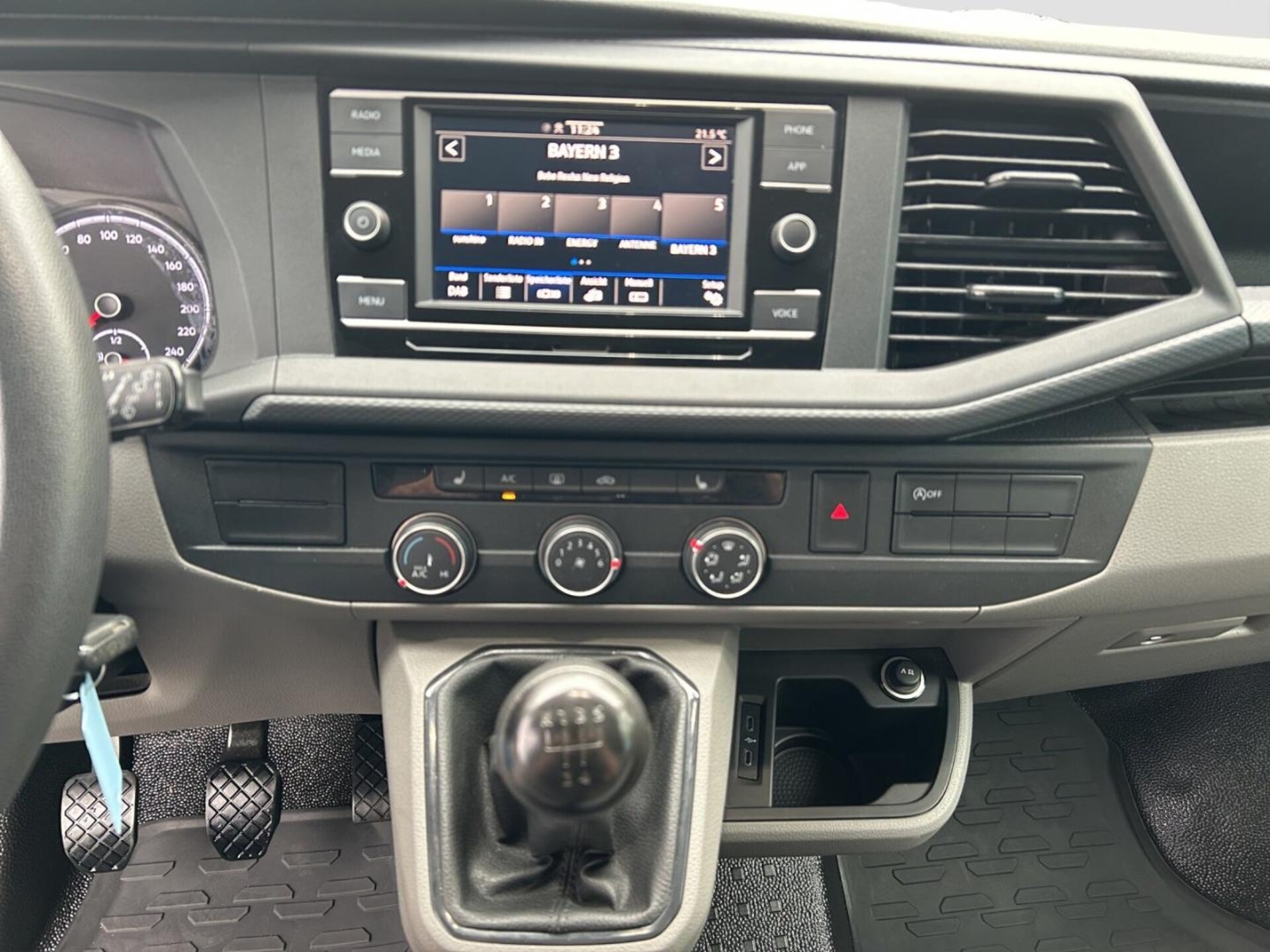Volkswagen T6.1 Transporter Kasten langer Radstand
