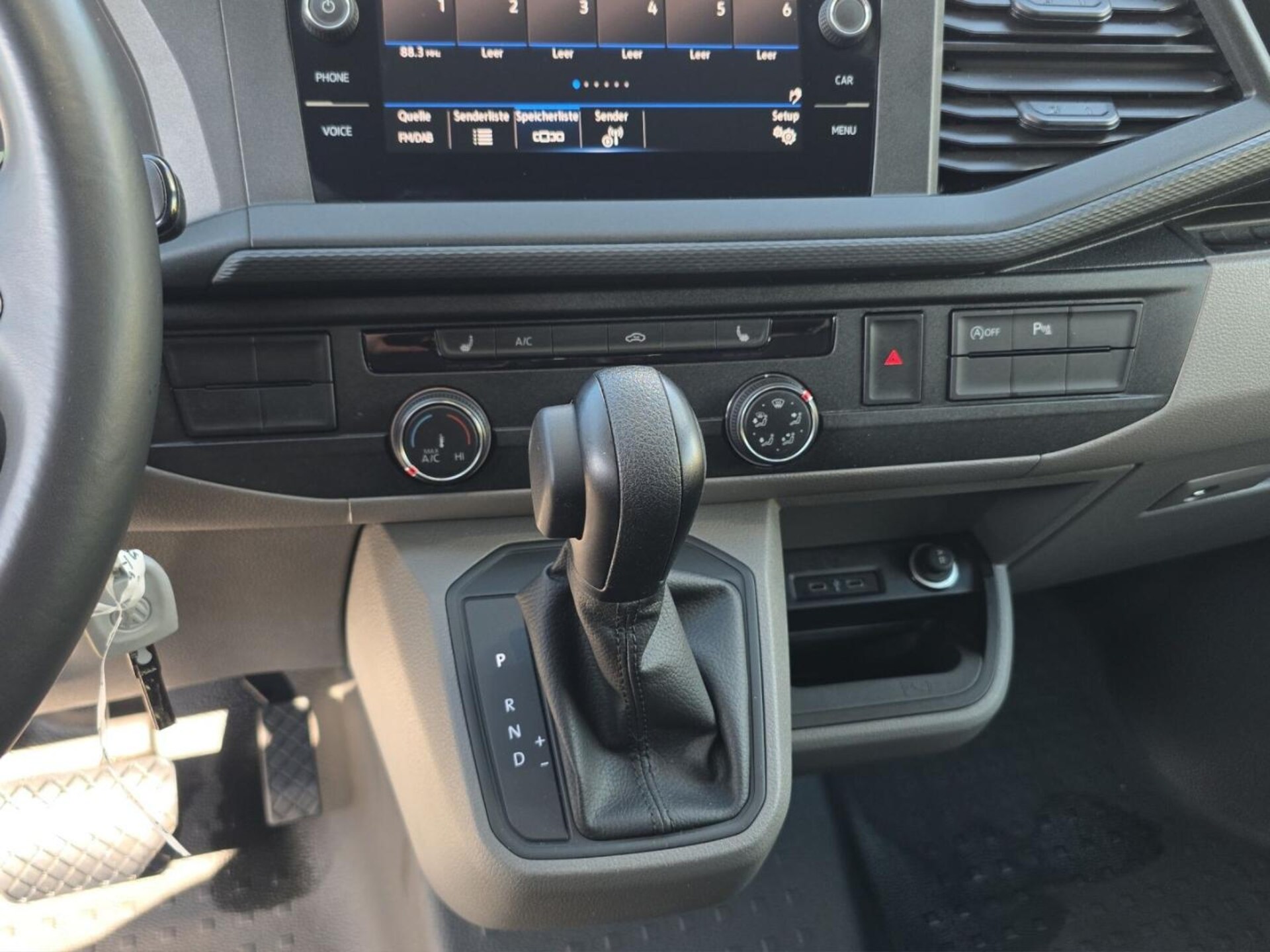 Volkswagen T6.1 Transporter Kasten langer Radstand
