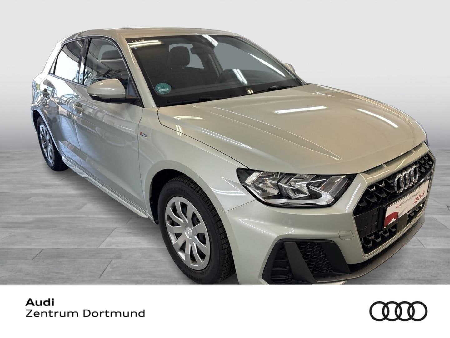 Bild über Audi A1 Sportback S line 30 TFSI Schaltgetriebe - für weitere Informationen kontaktieren Sie den Audi Partner