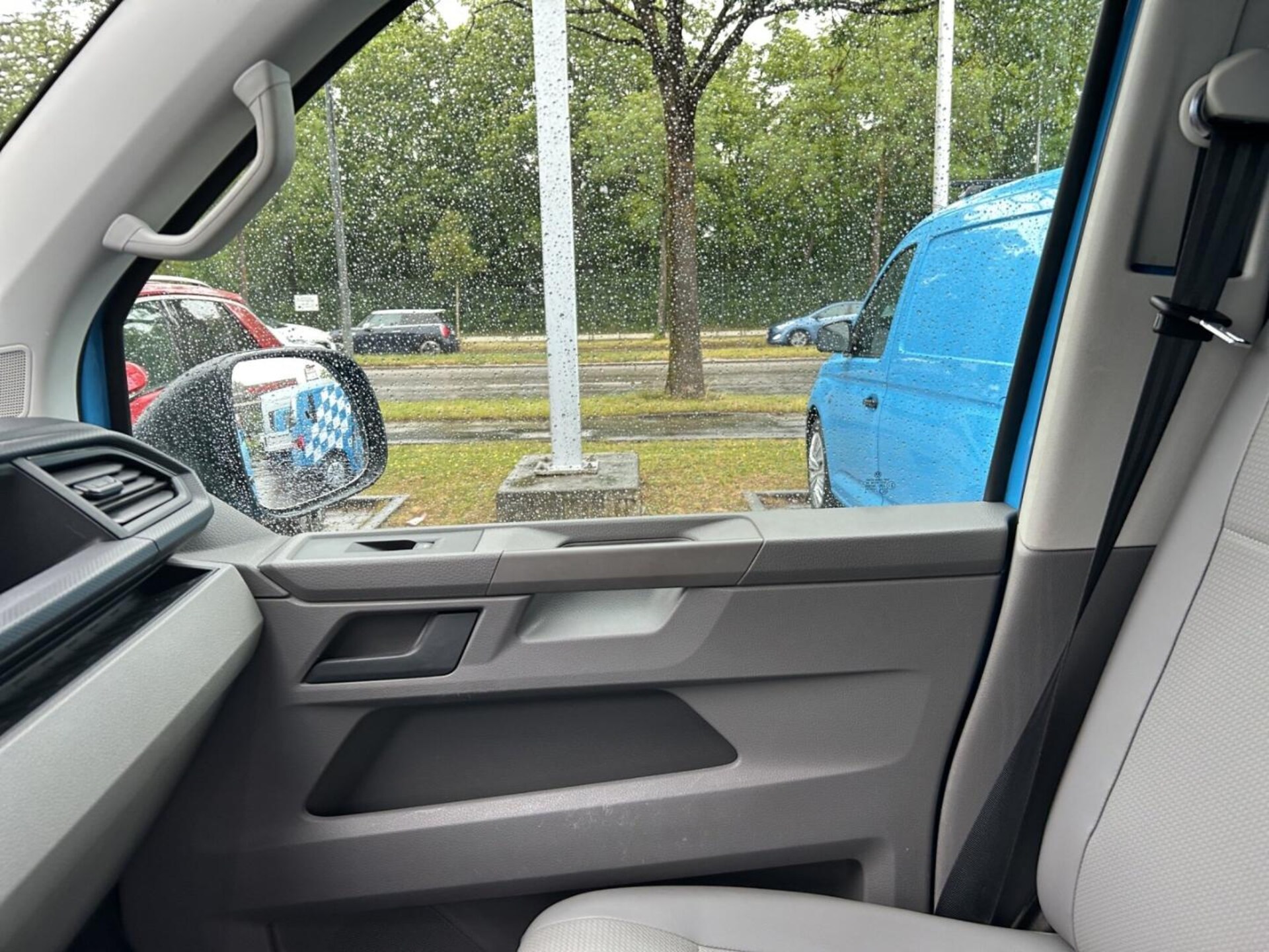 Volkswagen T6.1 Transporter Kasten langer Radstand