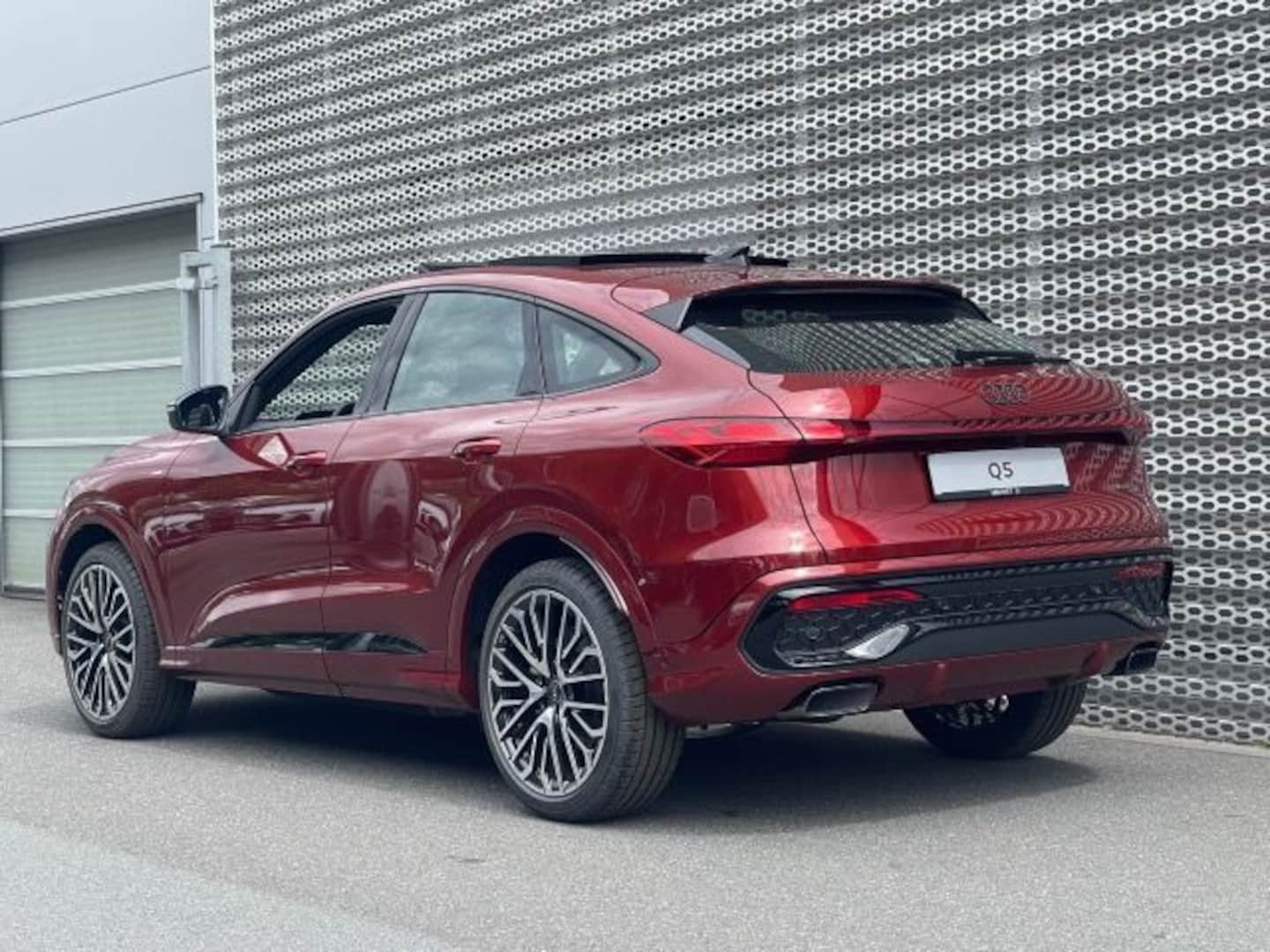 Bild über Audi Q5 Sportback TFSI quattro 150 kW S tronic - für weitere Informationen kontaktieren Sie den Audi Partner