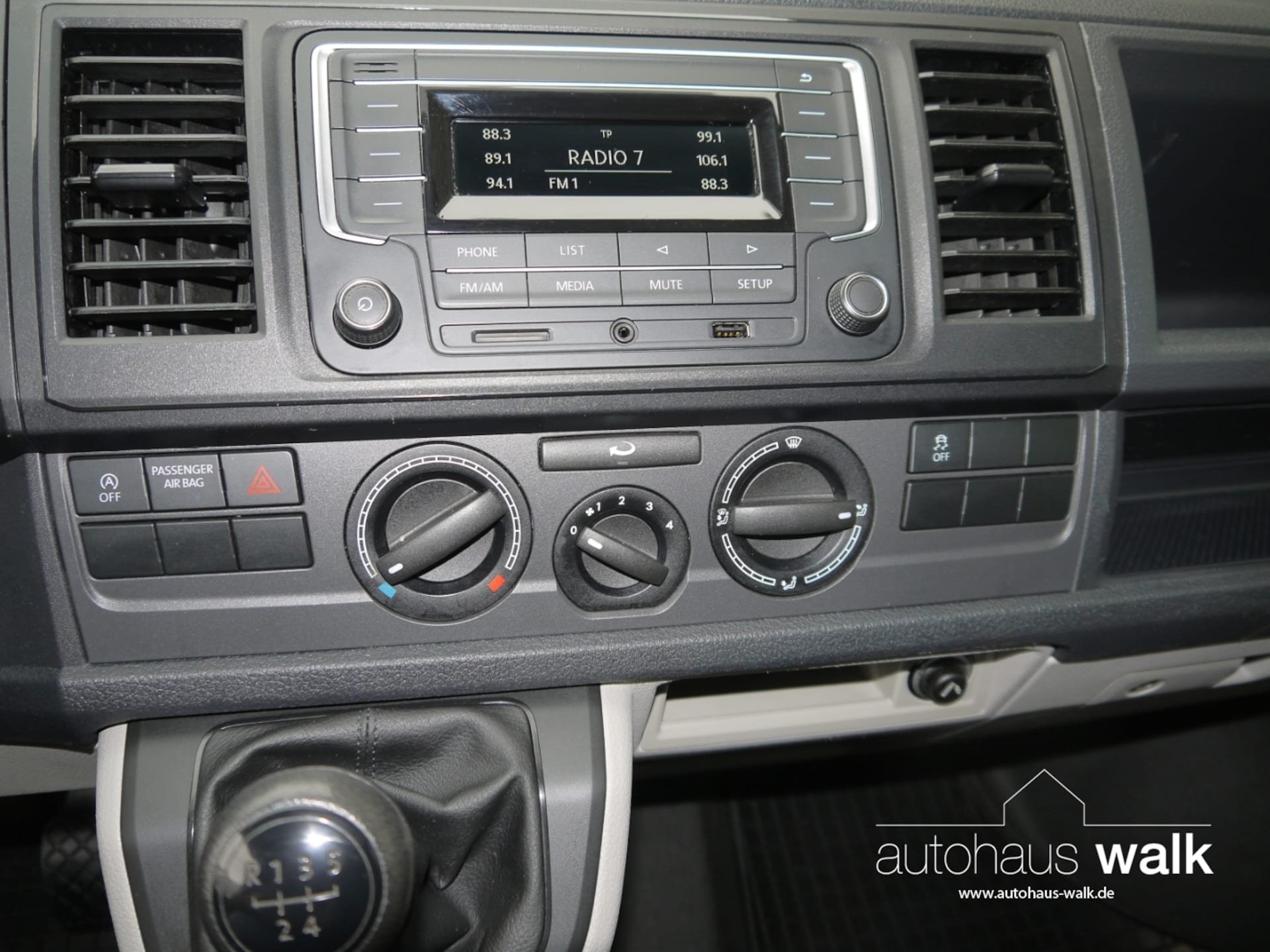 Volkswagen T6 Transporter Kasten kurzer Radstand
