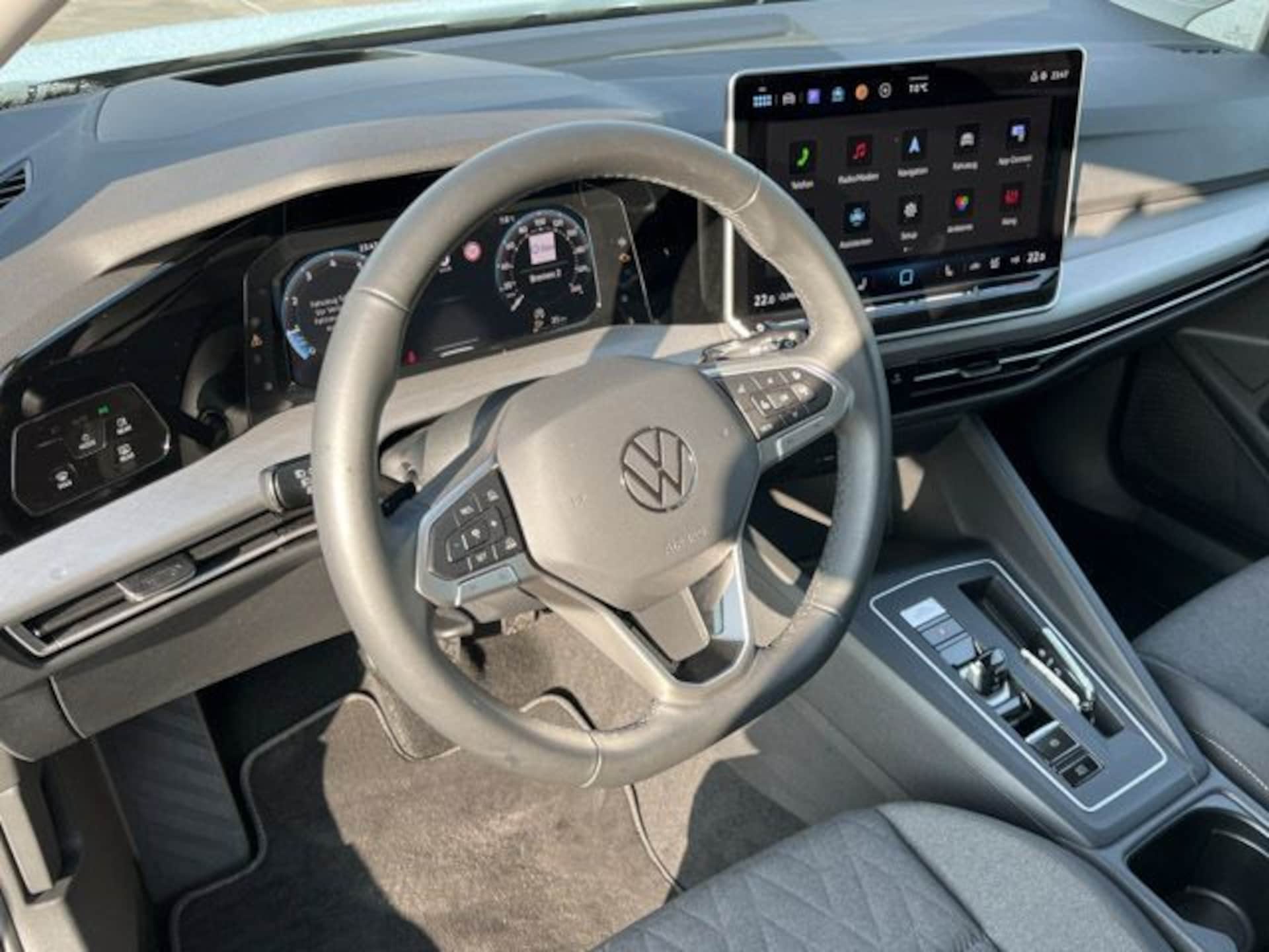 Volkswagen Golf Variant Life