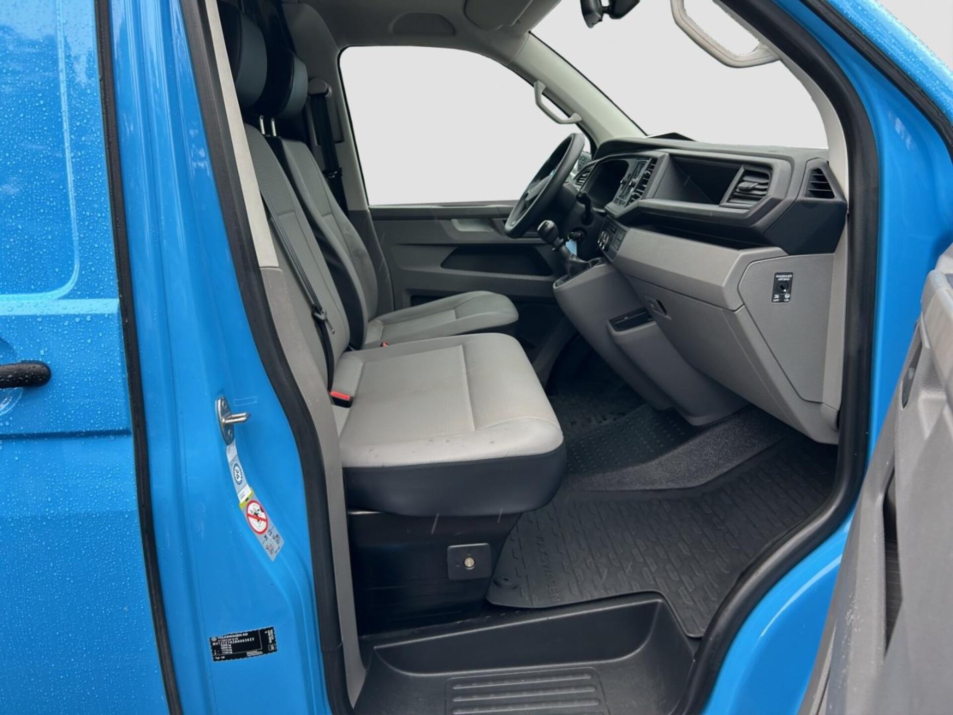 Volkswagen T6.1 Transporter Kasten langer Radstand