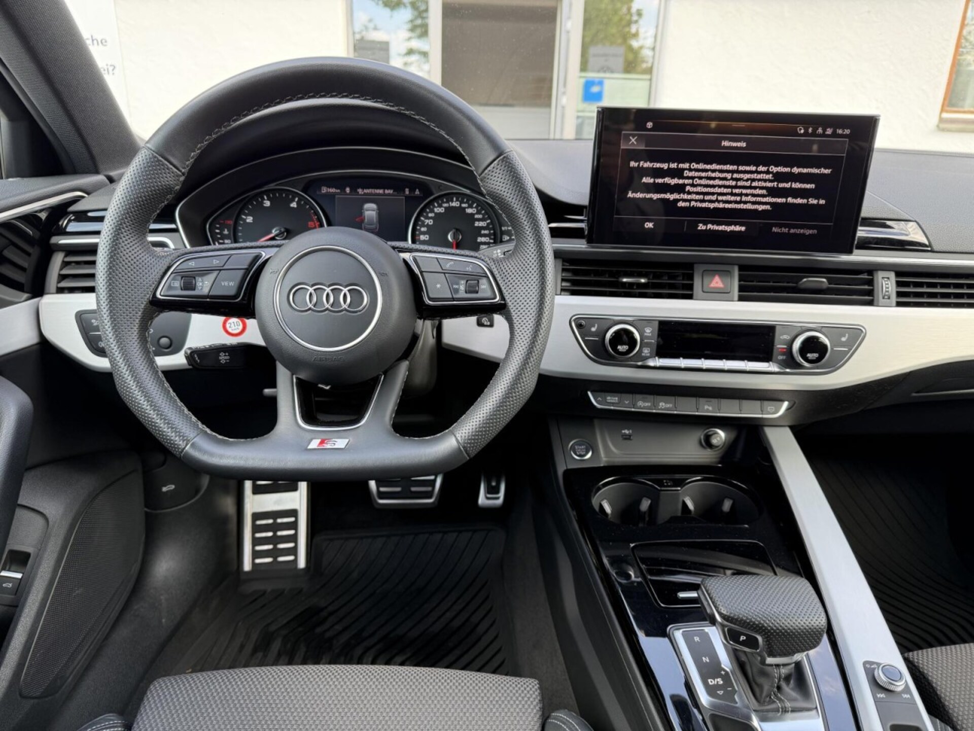Audi A4 Avant S line