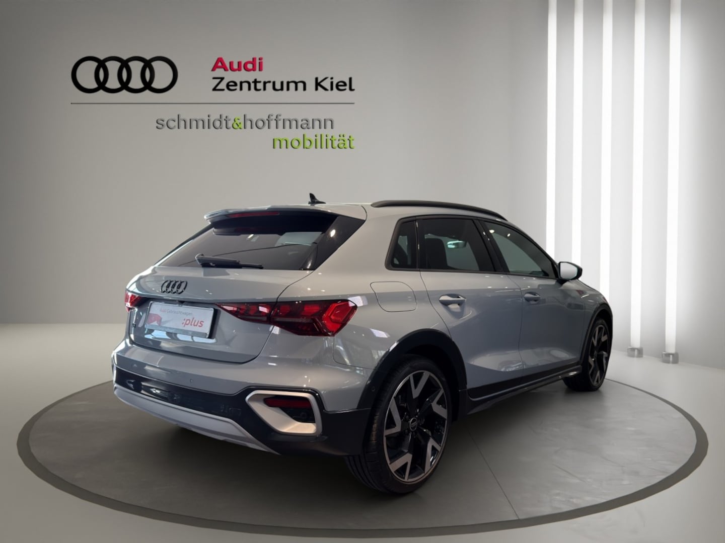 Bild über Audi A3 allstreet 35 TDI S tronic - für weitere Informationen kontaktieren Sie den Audi Partner