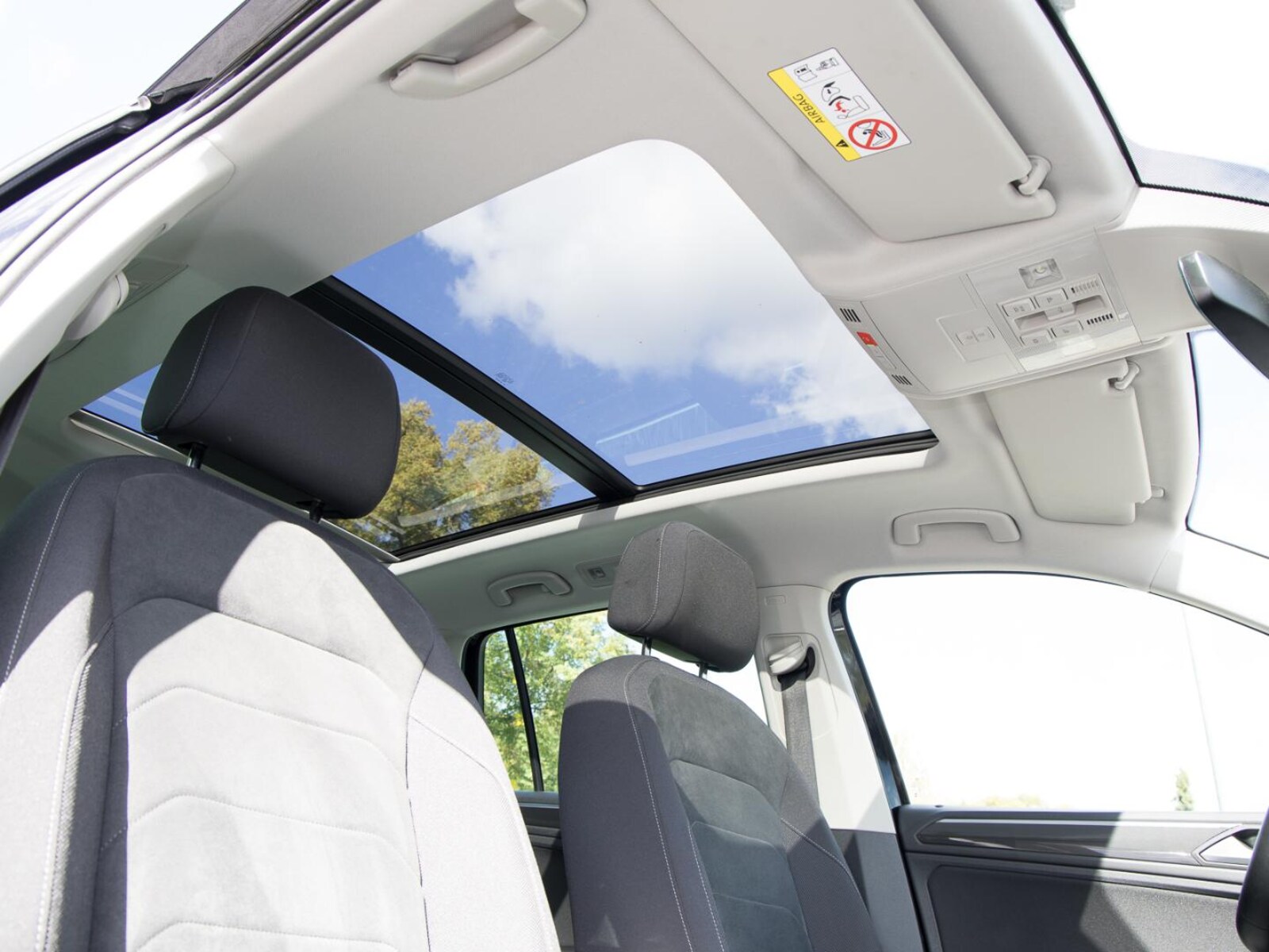 Volkswagen Tiguan – Bild 12