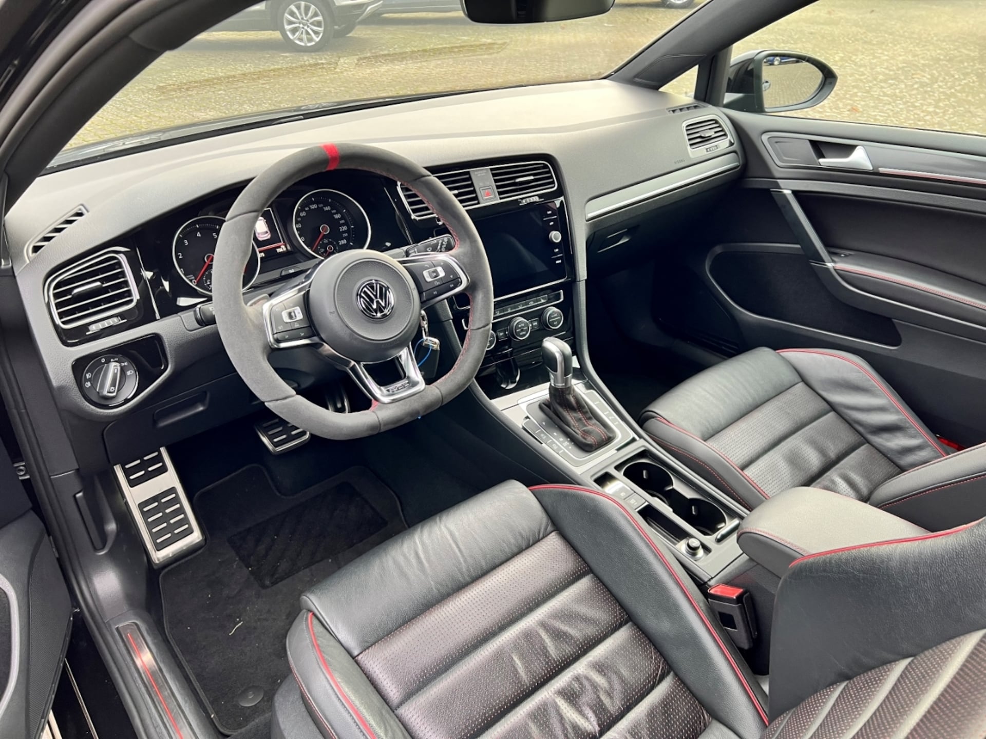 Volkswagen Golf GTI