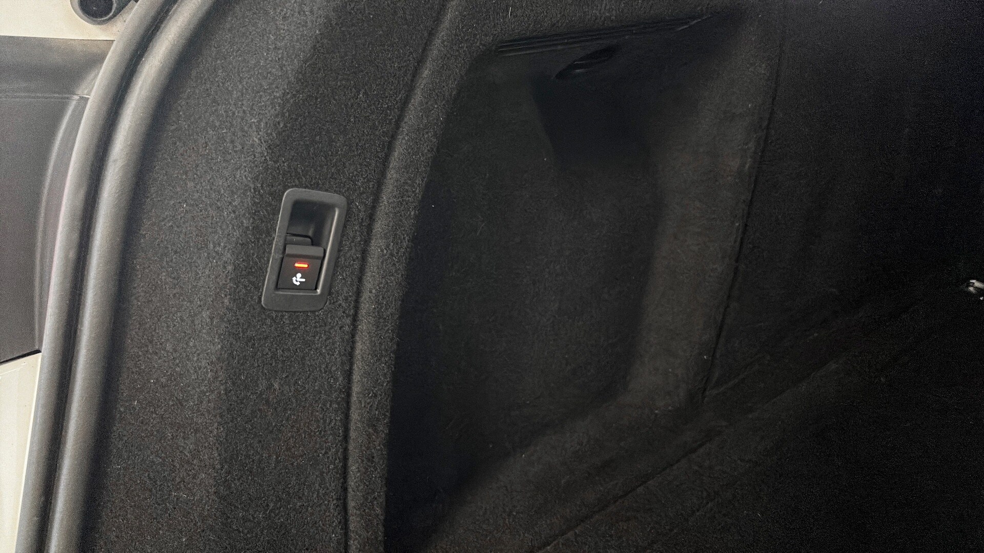 Bild som visar&nbsp;Audi A4 allroad quattro&nbsp;A4 allroad quattro 40 TDI Proline 204 hk S tronic - för mer information kontakta din Audi Partner