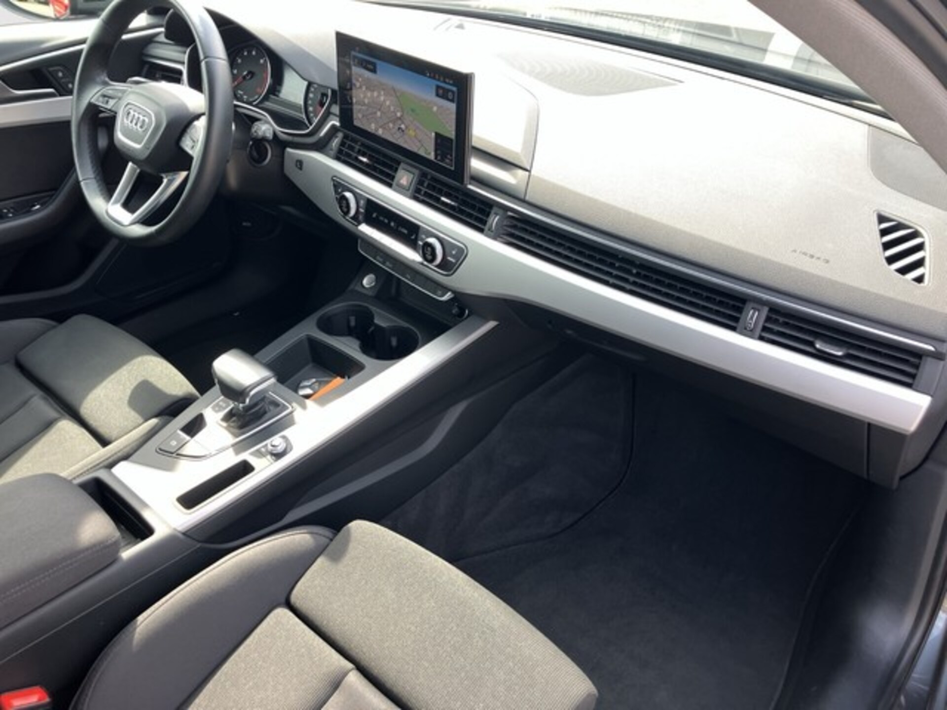 Audi A4 Avant S line