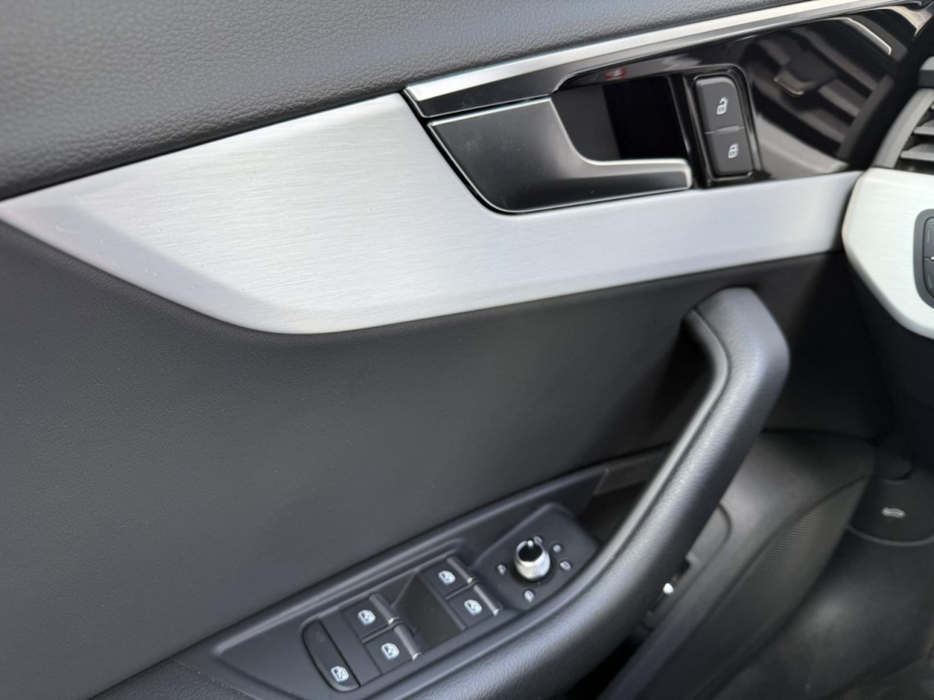 Audi A4 Avant S line