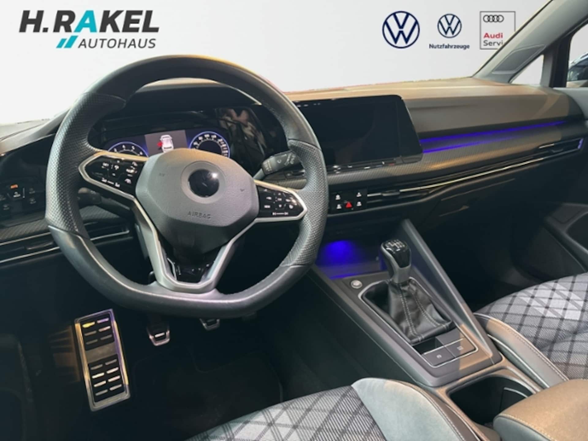 Volkswagen Golf R-Line