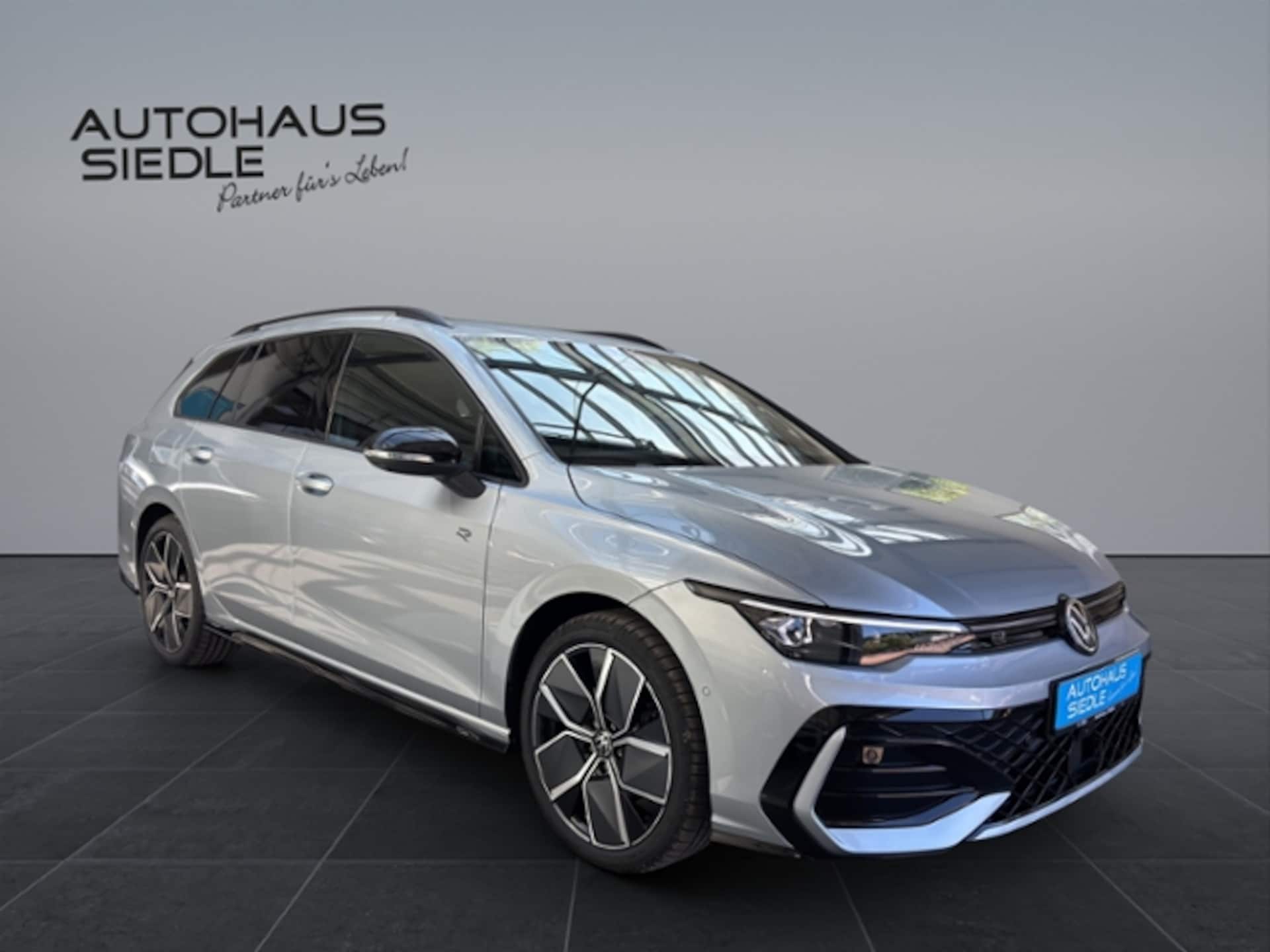 Volkswagen Golf Variant R-Line