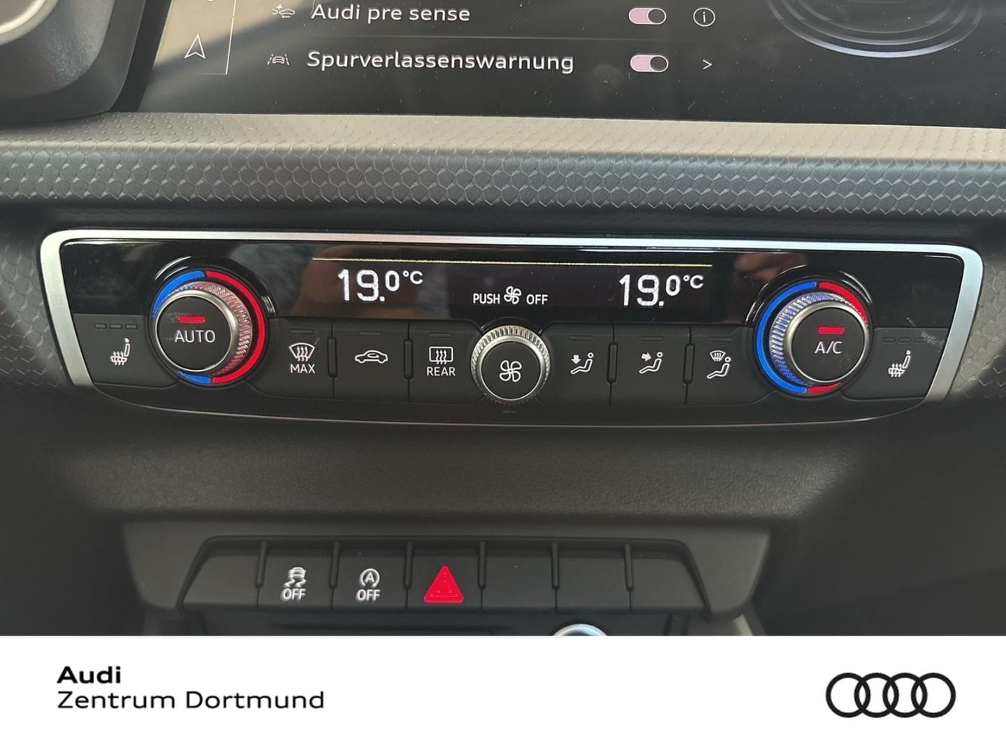 Bild über Audi A1 Sportback S line 30 TFSI Schaltgetriebe - für weitere Informationen kontaktieren Sie den Audi Partner