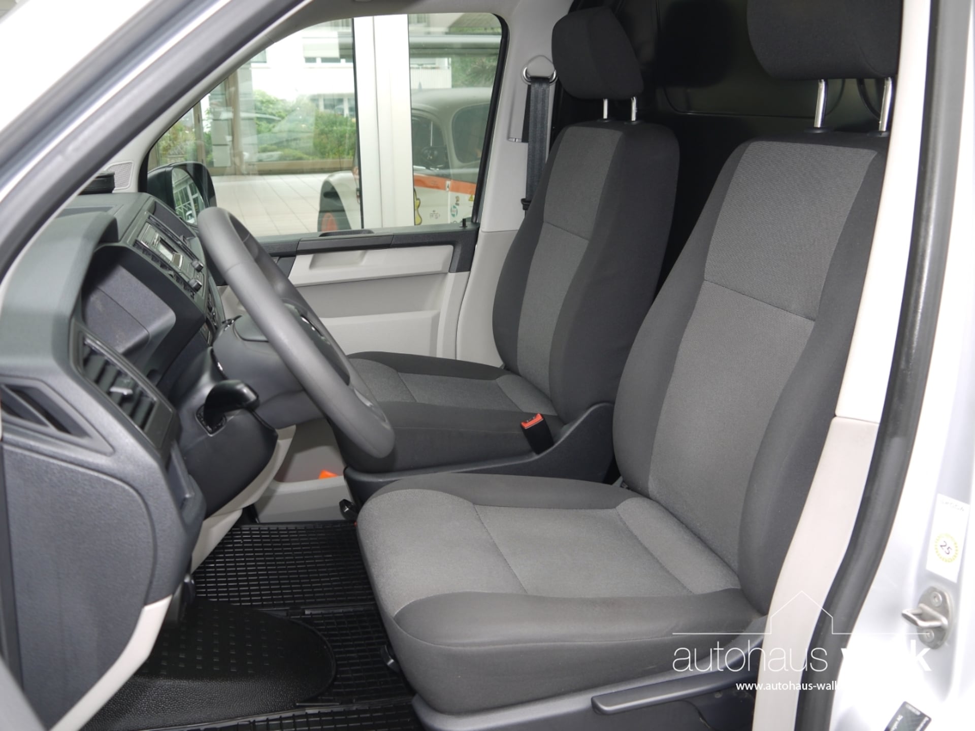 Volkswagen T6 Transporter Kasten kurzer Radstand