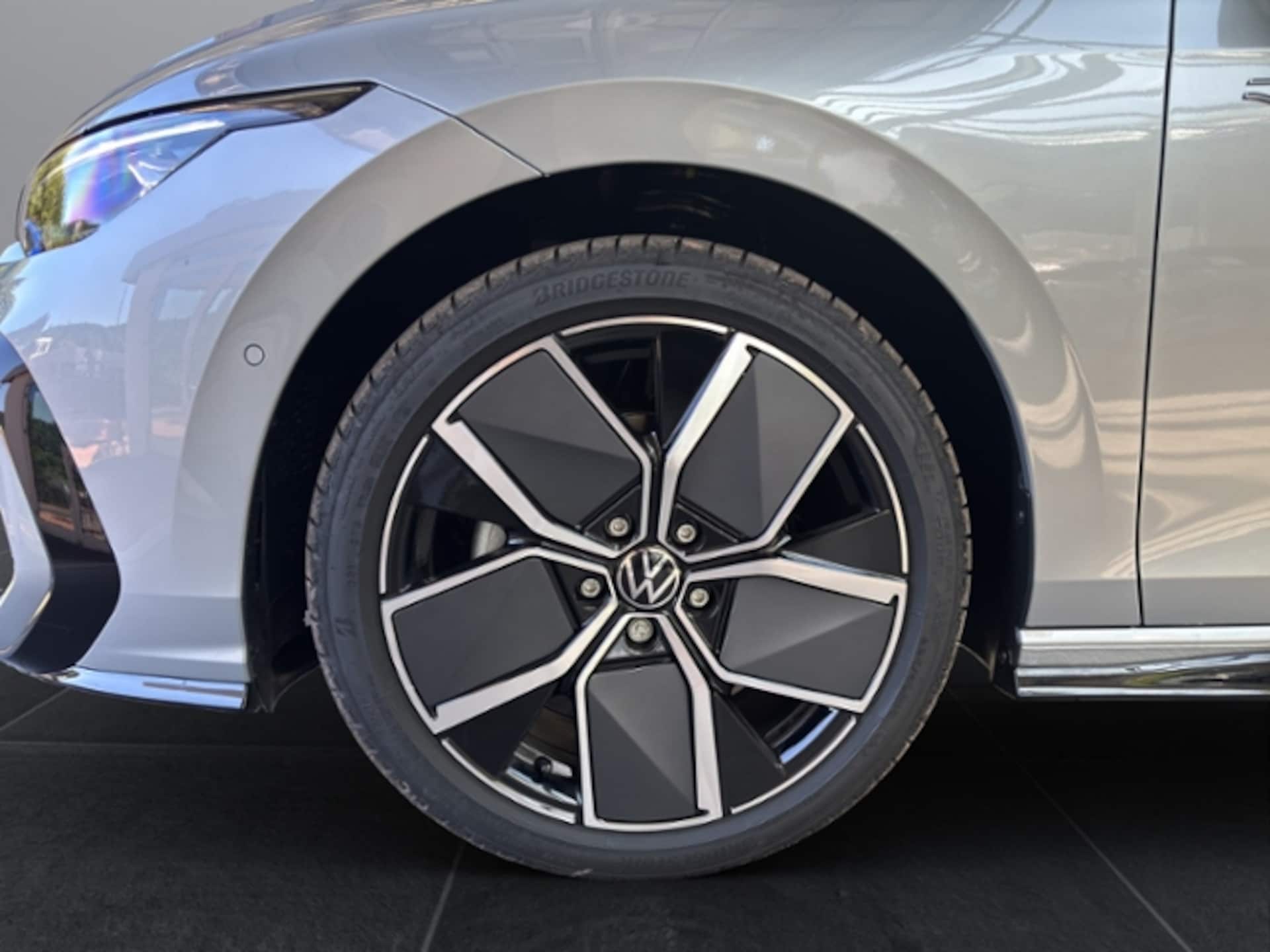 Volkswagen Golf Variant R-Line