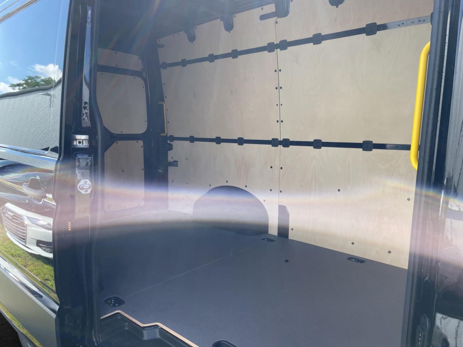 Volkswagen Crafter Kasten mittlerer Radstand – Bild 12