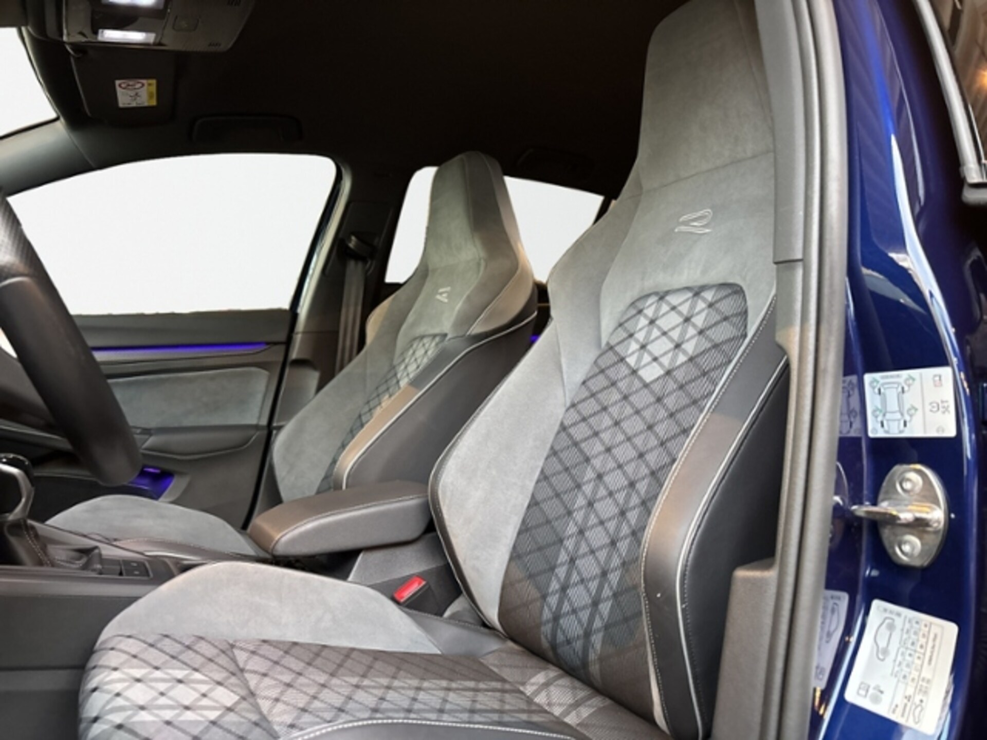 Volkswagen Golf R-Line