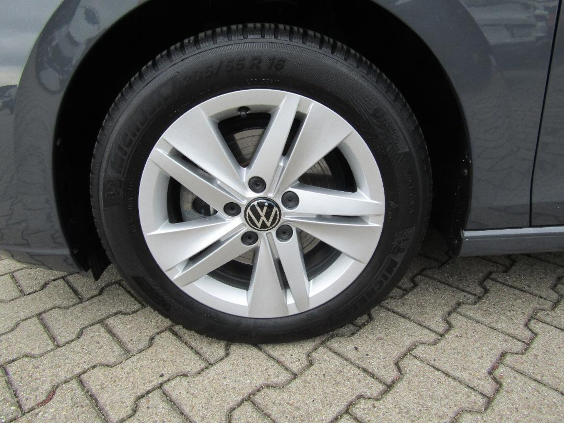 Volkswagen Golf Life