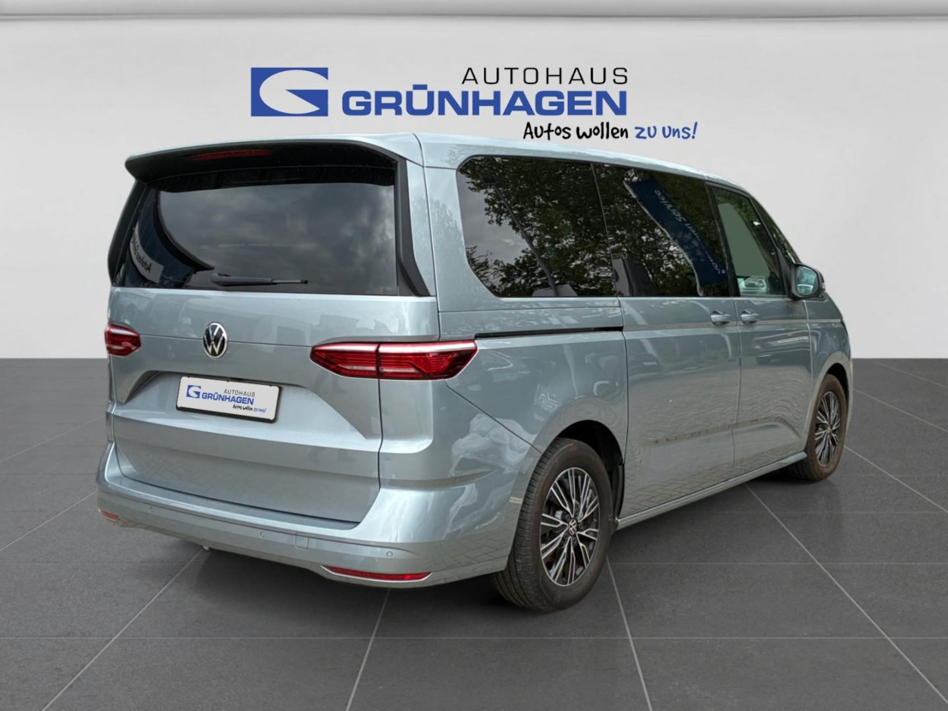 Volkswagen Multivan Langversion Basis-Modell