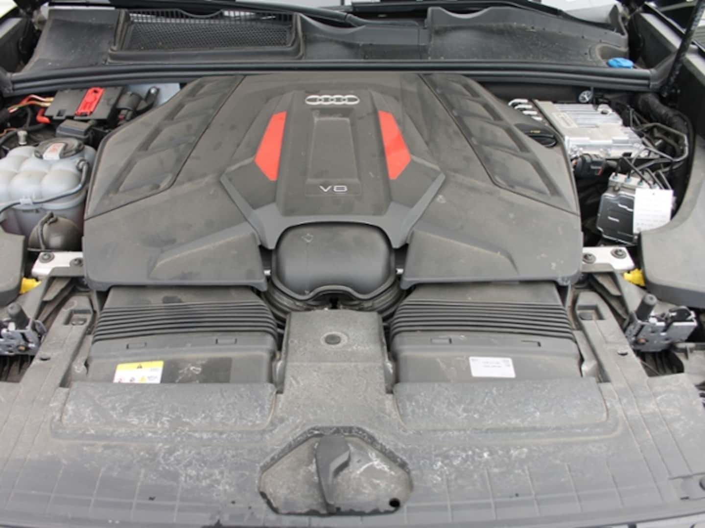 Bild über Audi SQ8 TFSI quattro tiptronic - für weitere Informationen kontaktieren Sie den Audi Partner