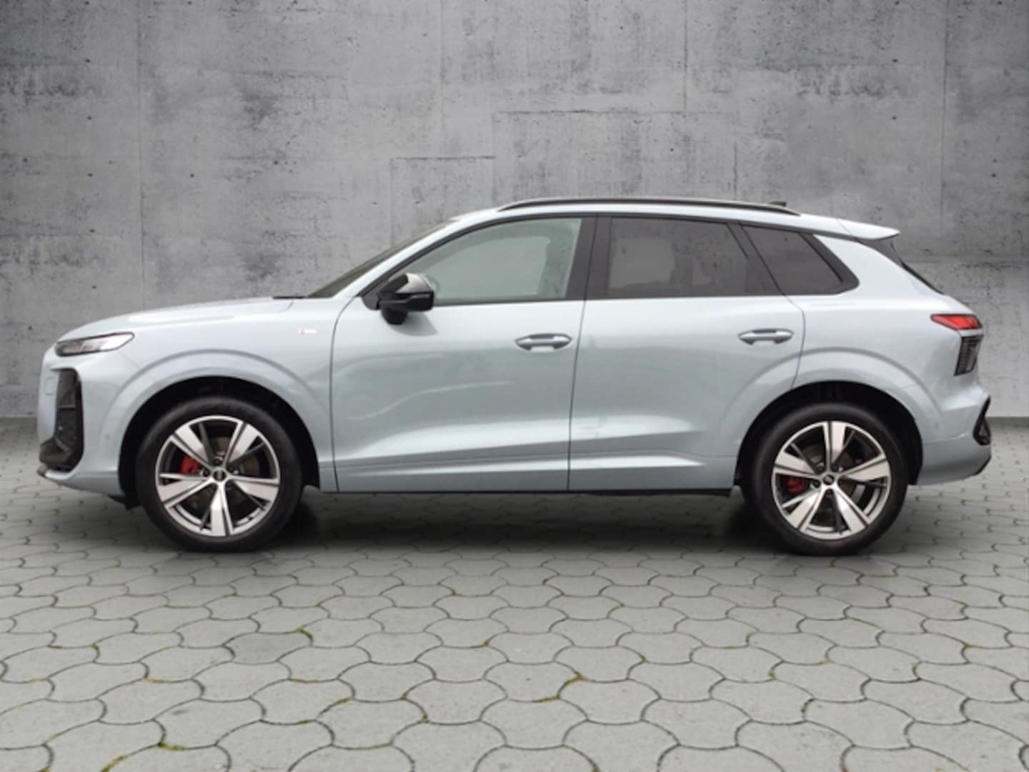 Bild über Audi Q3 SUV TFSI 110 kW S tronic - für weitere Informationen kontaktieren Sie den Audi Partner