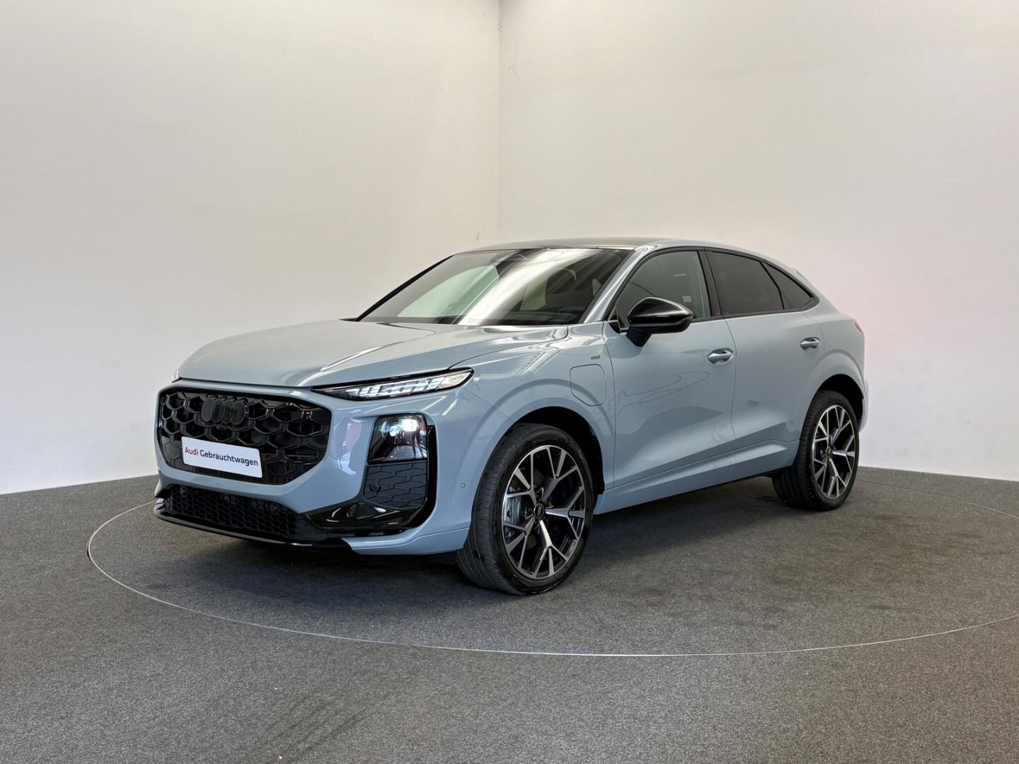 Bild über Audi Q3 Sportback e-hybrid e-hybrid 200 kW S tronic - für weitere Informationen kontaktieren Sie den Audi Partner