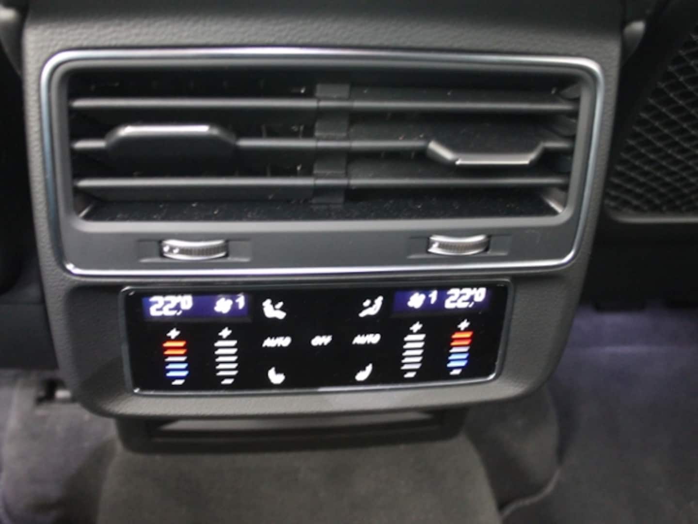 Bild über Audi SQ8 TFSI quattro tiptronic - für weitere Informationen kontaktieren Sie den Audi Partner