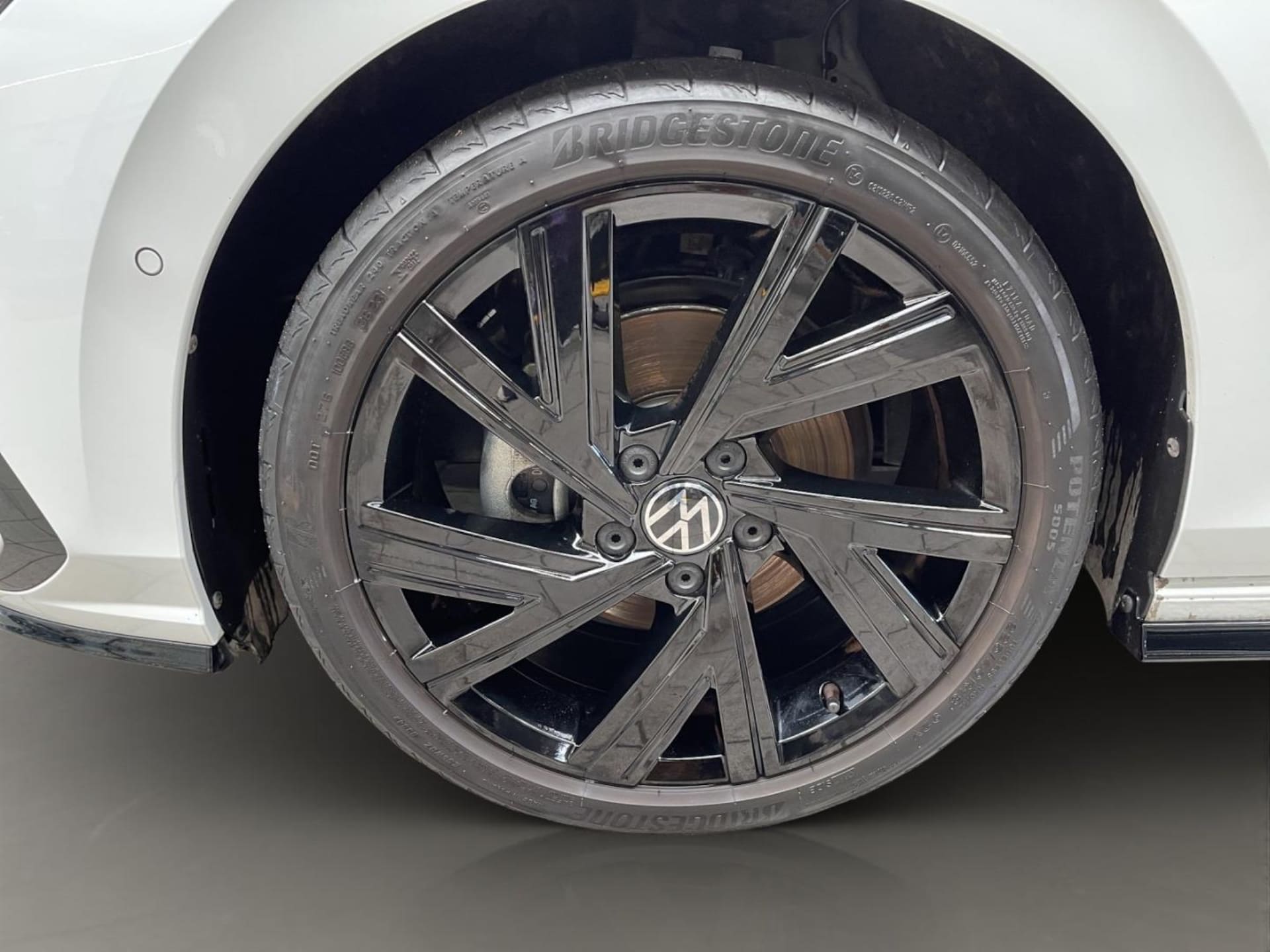 Volkswagen Golf R-Line