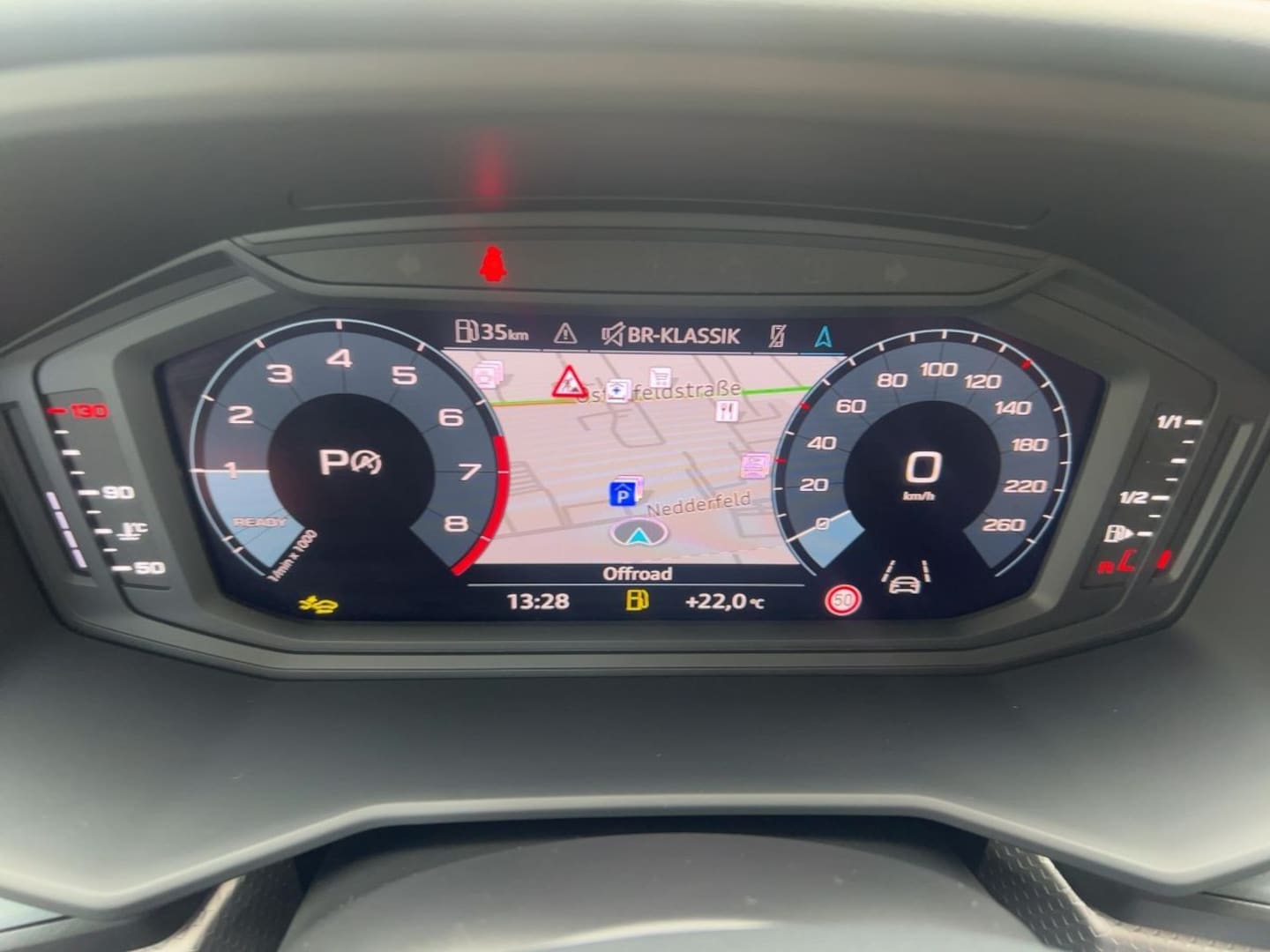 Bild über Audi A1 Sportback S line 25 TFSI S tronic - für weitere Informationen kontaktieren Sie den Audi Partner
