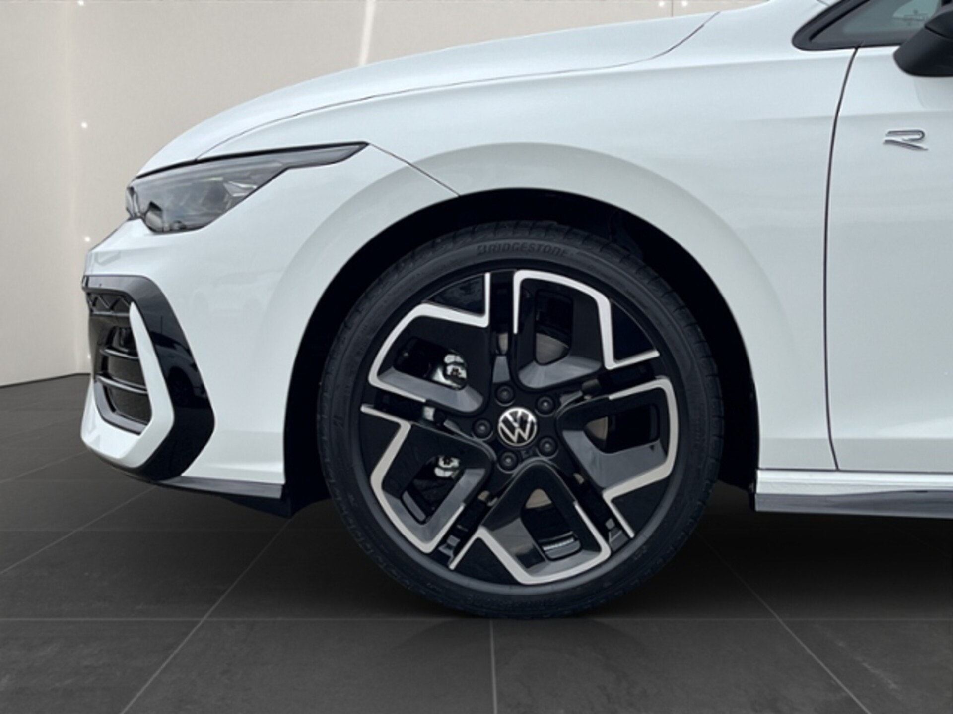 Volkswagen Golf R-Line