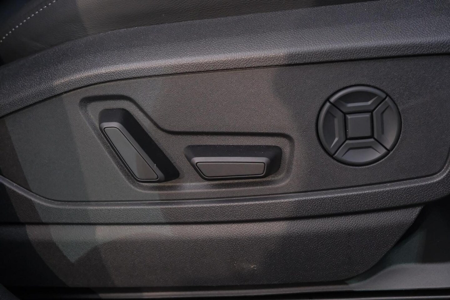 Image about Audi Q5 SUV TFSI quattro 200 kW sport