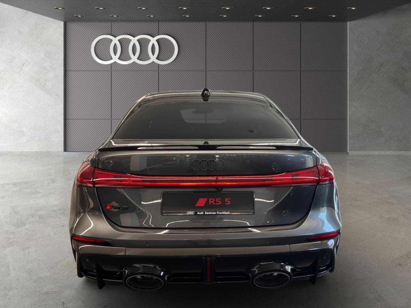Bild über Audi RS 5 Limousine TFSI quattro 470 kW tiptronic - für weitere Informationen kontaktieren Sie den Audi Partner