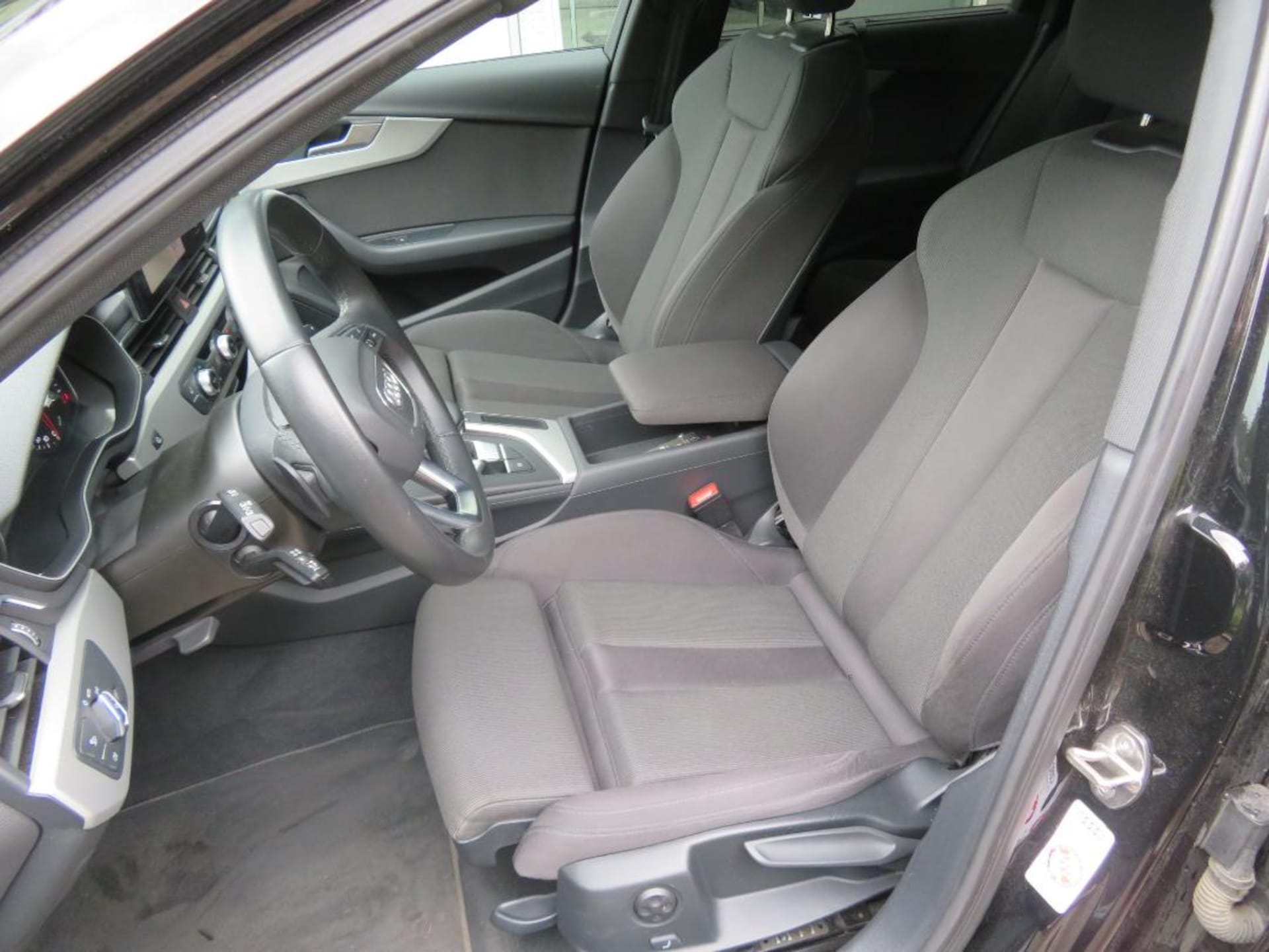 Audi A4 Avant S line