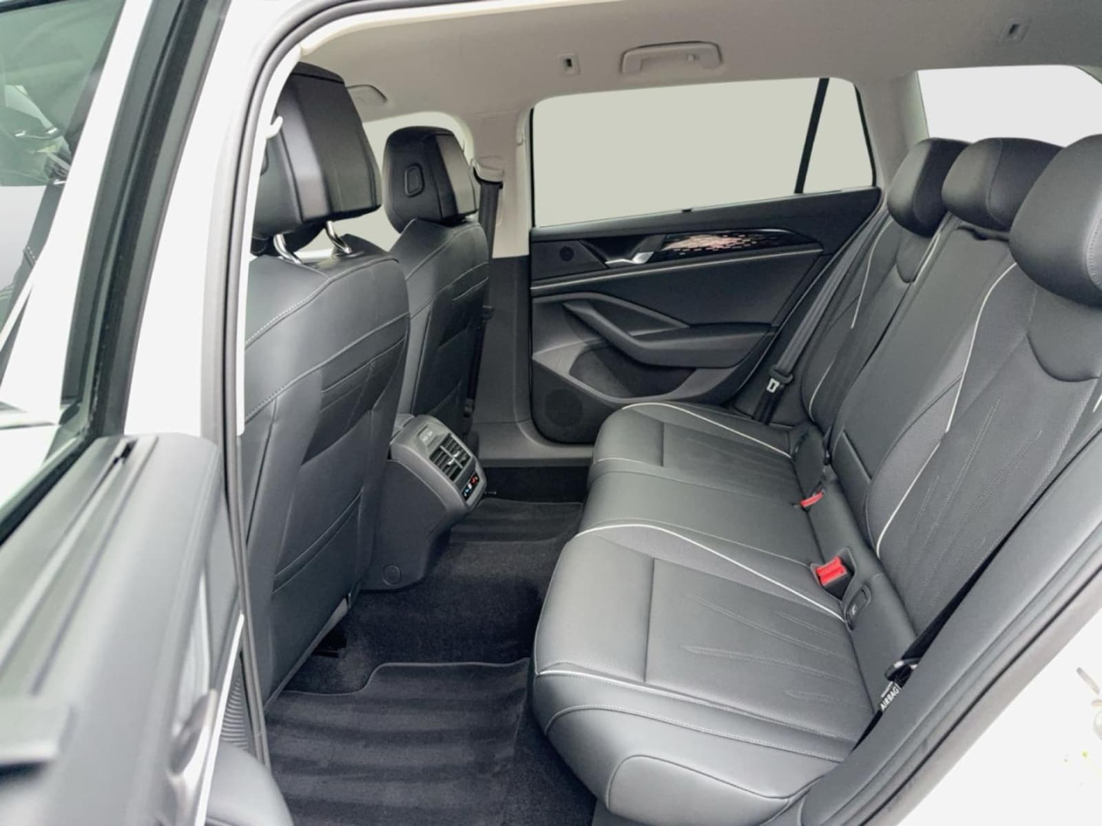 Volkswagen Passat – Bild 13
