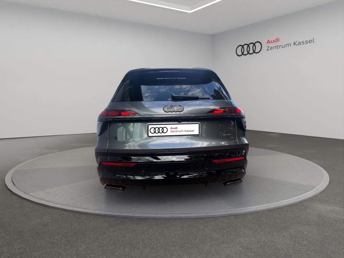 Bild über Audi Q7 SUV TDI quattro 220 kW tiptronic - für weitere Informationen kontaktieren Sie den Audi Partner
