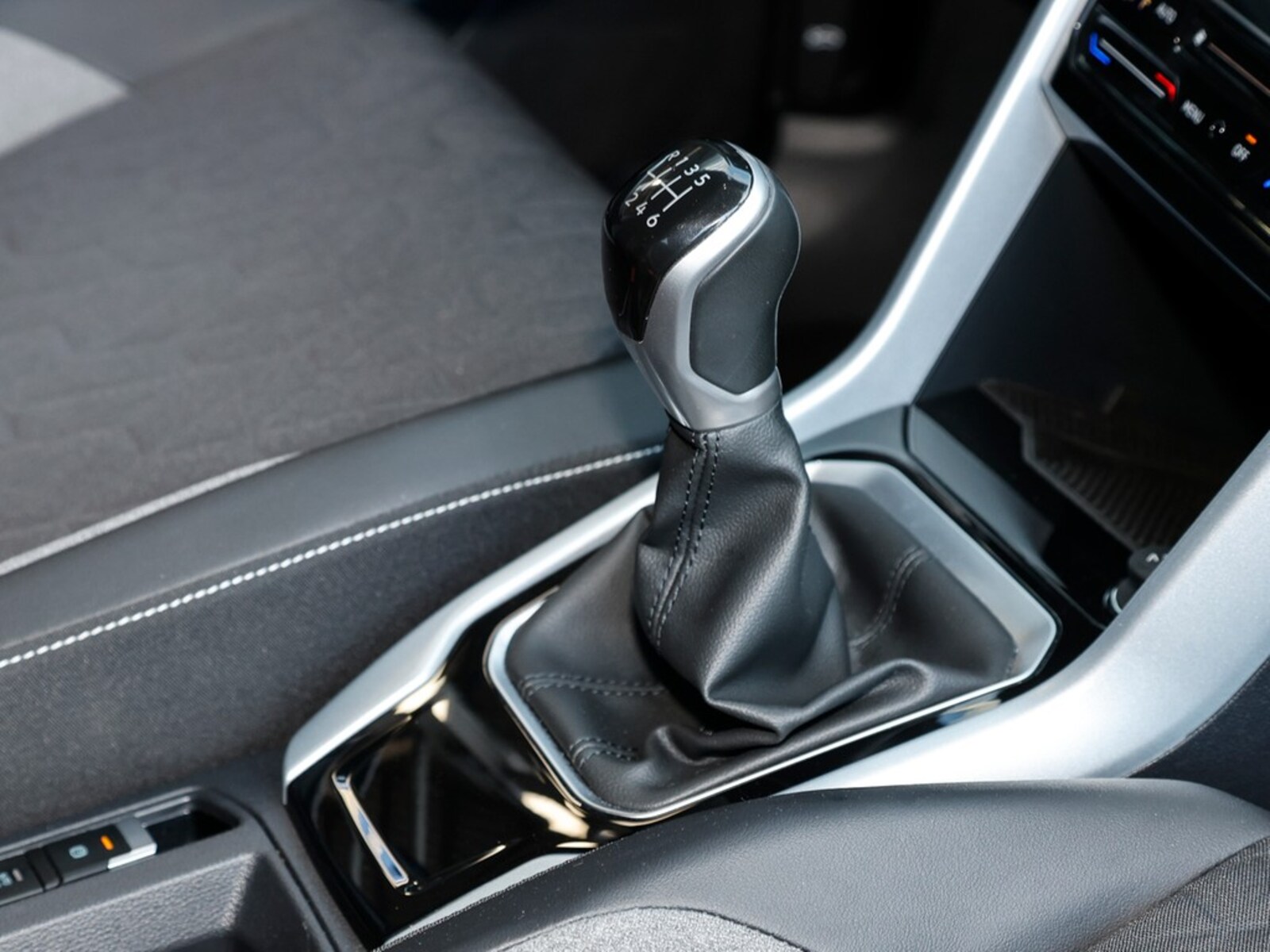 Volkswagen T-Roc – Bild 12