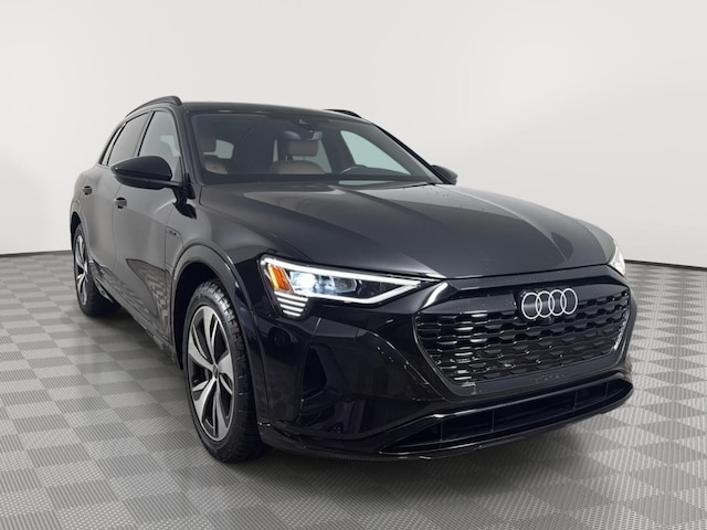 Photo of 2024 Audi Q8 e-tron