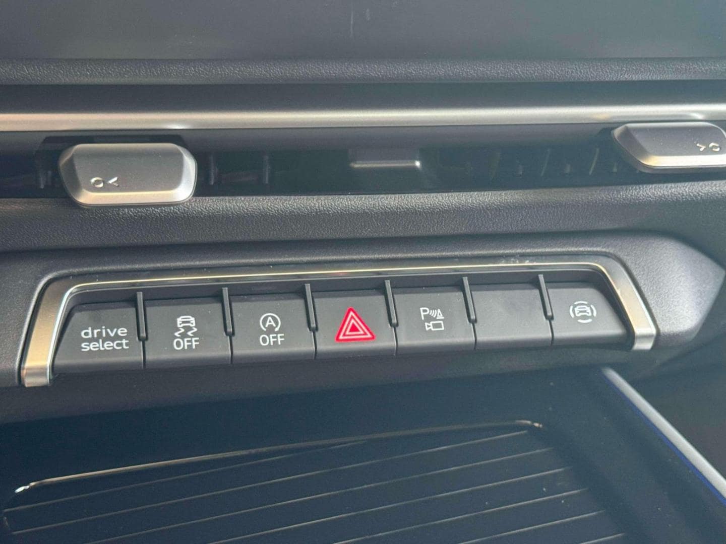 2026 Audi Q3 Base - Photo 24