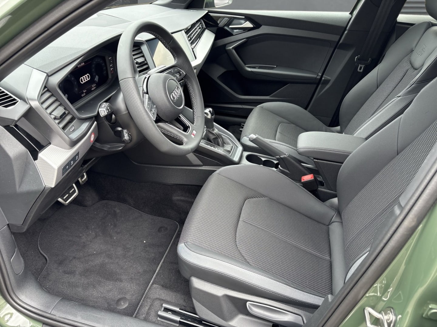Bild über Audi A1 Sportback S line 25 TFSI S tronic - für weitere Informationen kontaktieren Sie den Audi Partner
