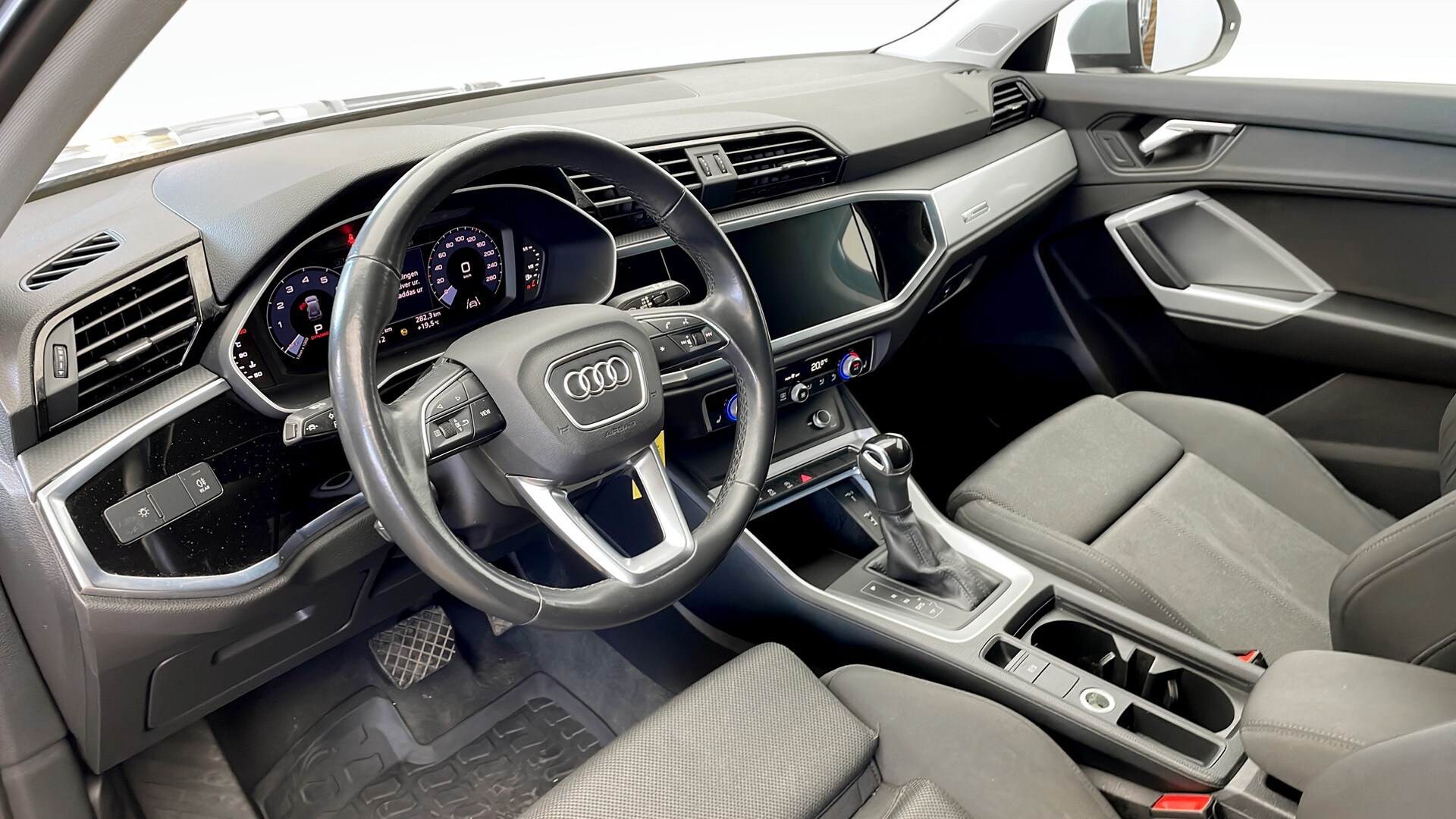 Bild som visar&nbsp;Audi Q3&nbsp;Q3 35 TFSI Proline advanced 150 hk S tronic - för mer information kontakta din Audi Partner