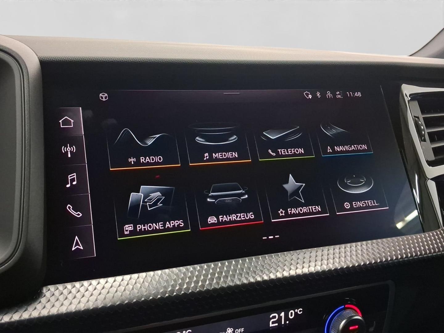 Bild über Audi A1 Sportback S line 30 TFSI Schaltgetriebe - für weitere Informationen kontaktieren Sie den Audi Partner