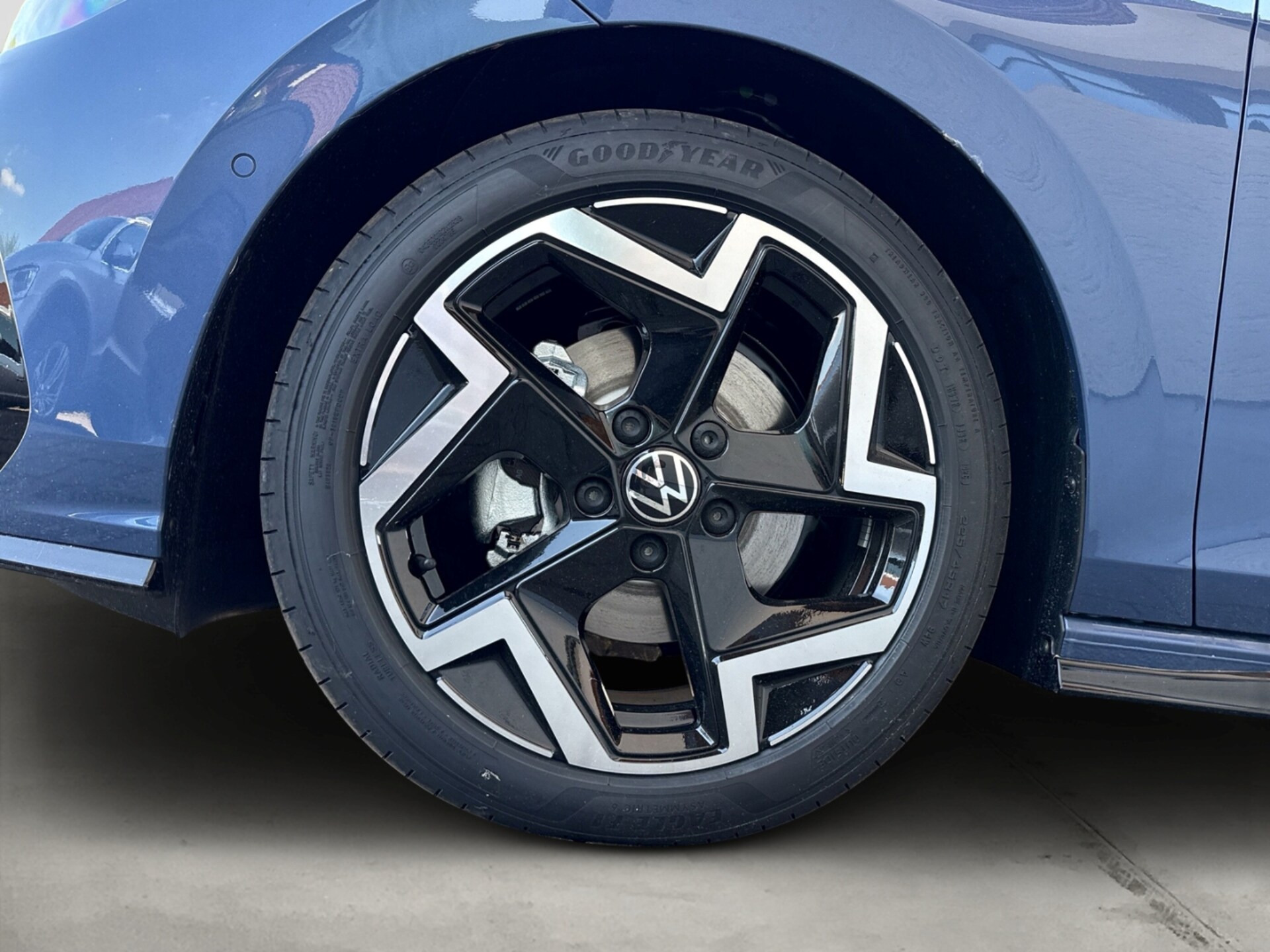 Volkswagen Golf R-Line